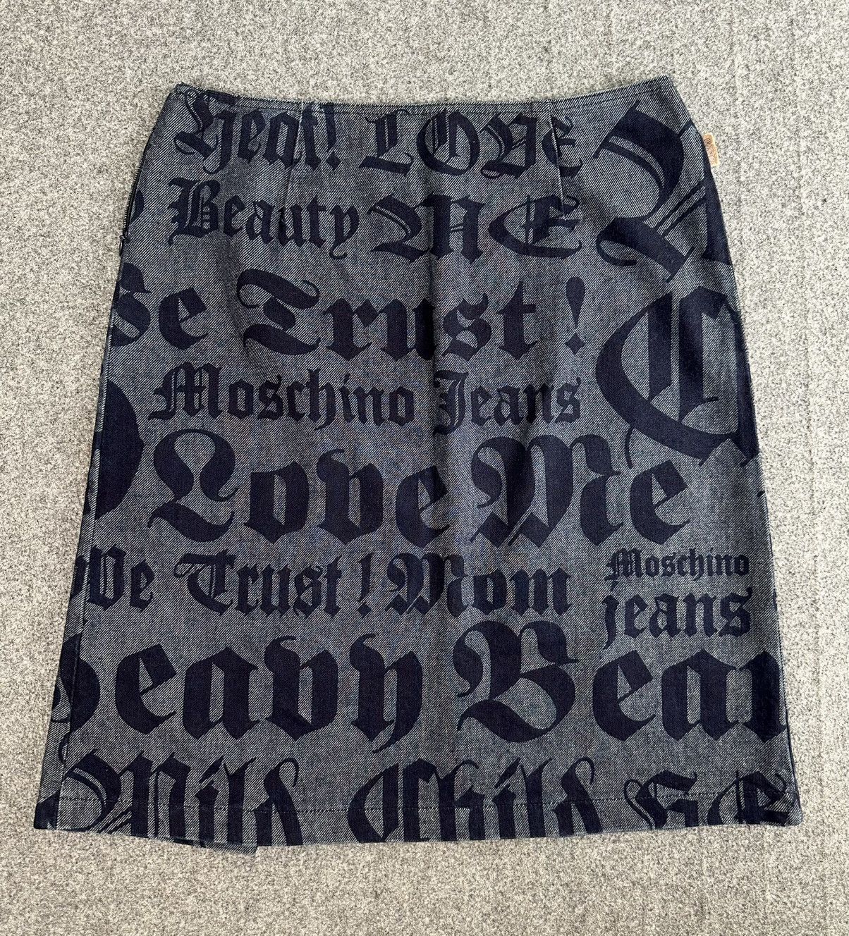 Moschino Moschino - Old English Gothic Script Denim Midi-Skirt - Navy Size 30" / US 8 / IT 44 - 2 Thumbnail
