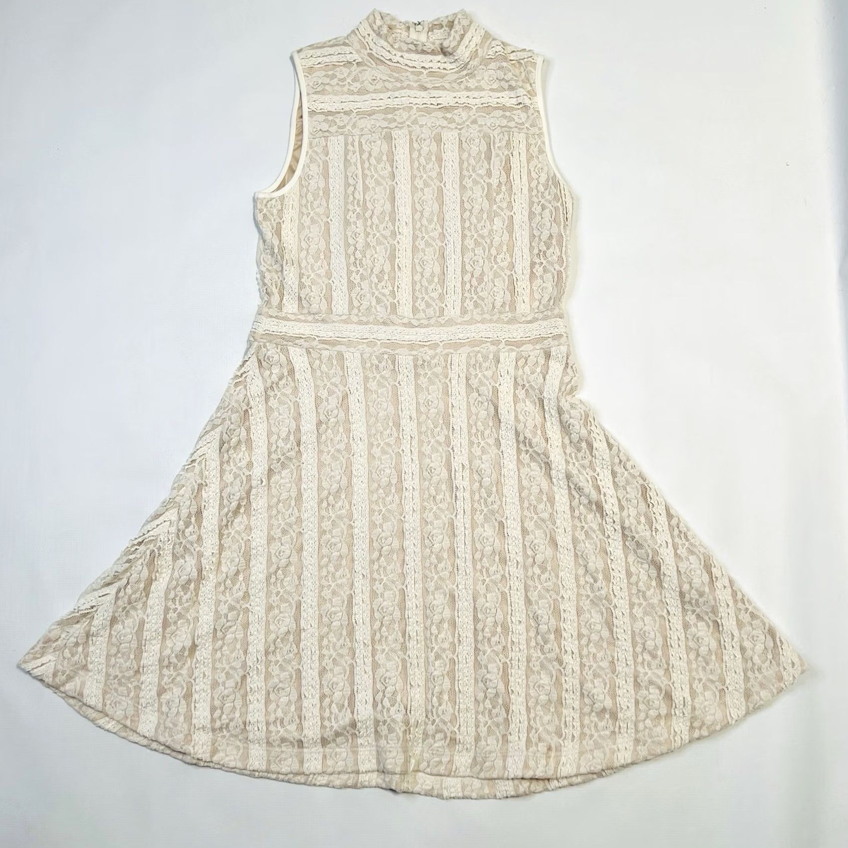 Vince Camuto Vince Camuto Dress Women’s Size Medium Ivory Victorian Lace Sleeveless Mock Neck Knee Length A-Line Formal Wedding Party/Cocktail Cowgirl 2020s Womens Size M / US 6-8 / IT 42-44 - 4 Thumbnail