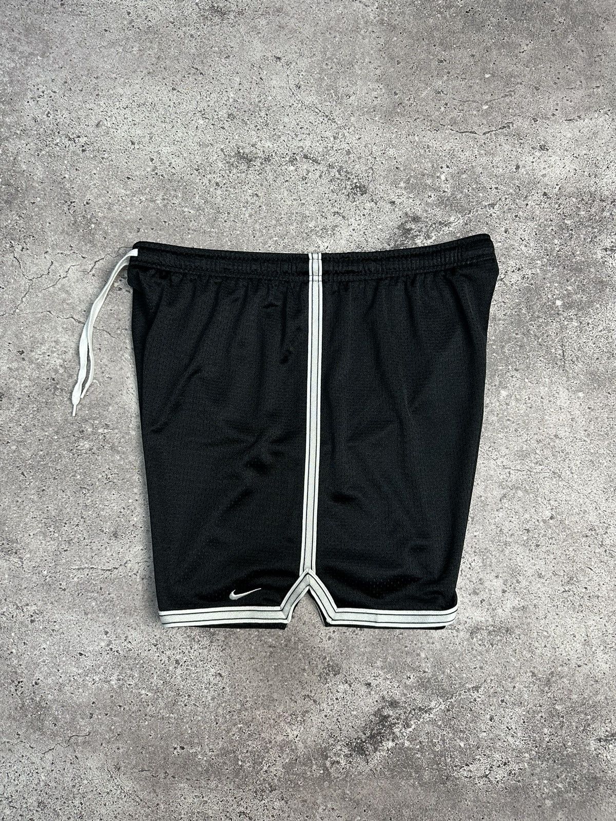 Other VINTAGE NIKE Y2K MESH SHORTS EMBROIDERED SWOOSH BLACK 90s Size US 33 - 5 Thumbnail