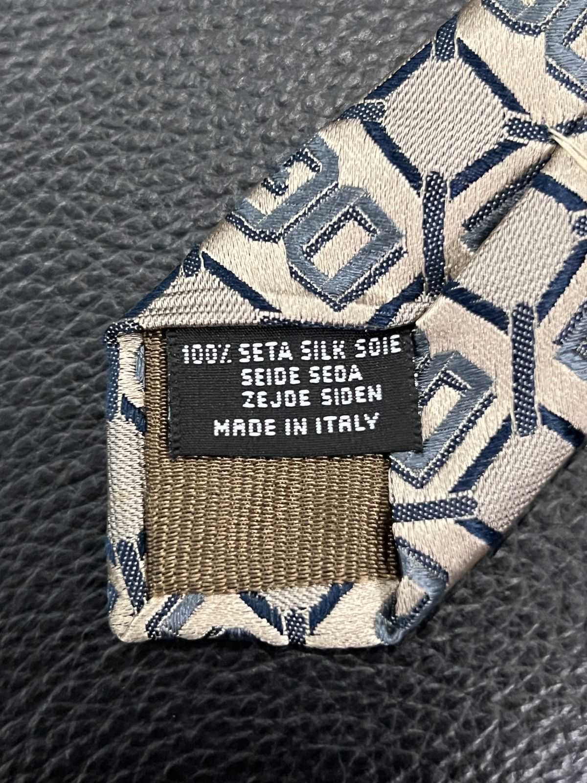 Dolce & Gabbana Dolce & Gabbana DG Tie (with commentary) Size ONE SIZE - 12 Thumbnail