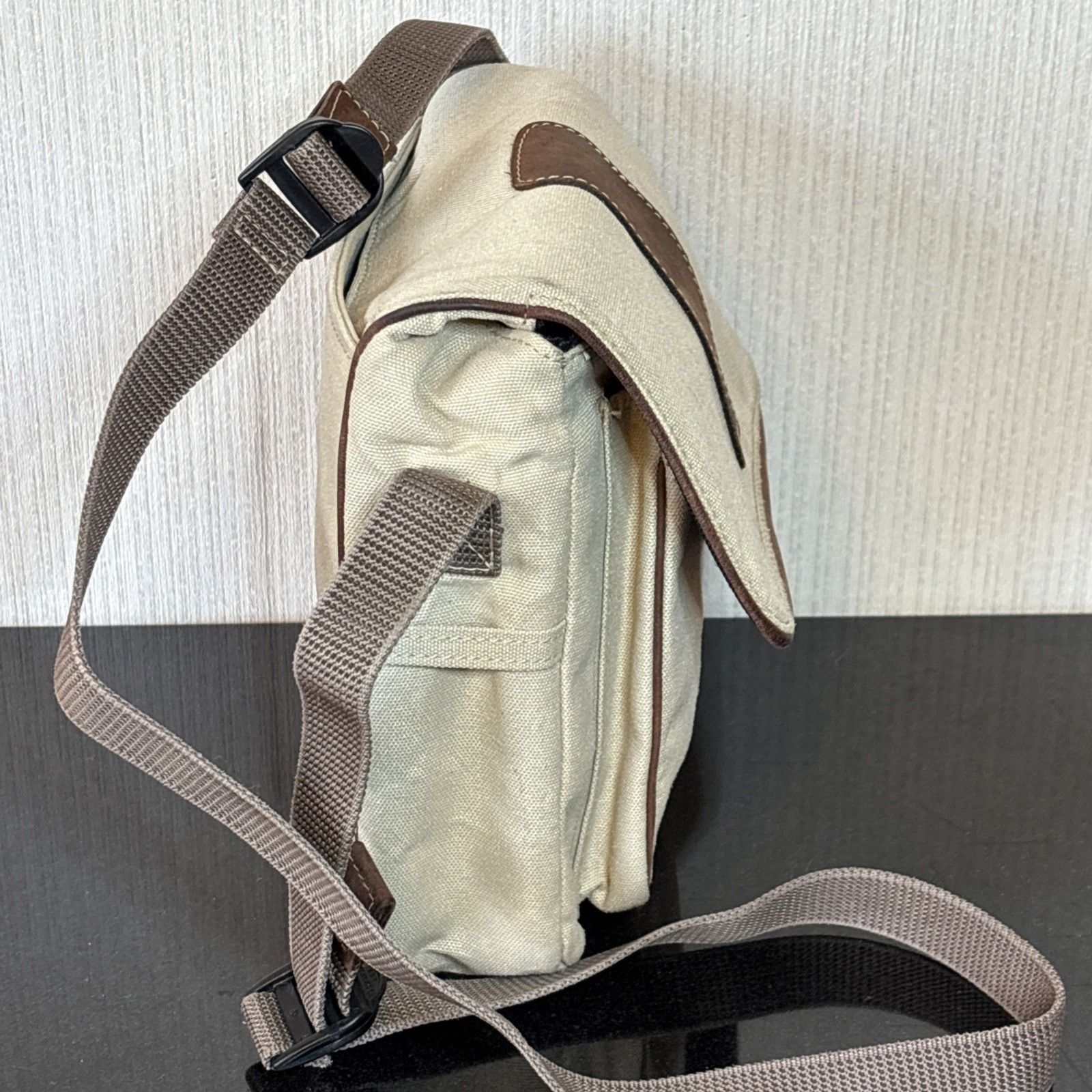 Tilley Tilley Endurables The Town Bag Canvas Leather Crossbody Trav Size ONE SIZE - 3 Thumbnail