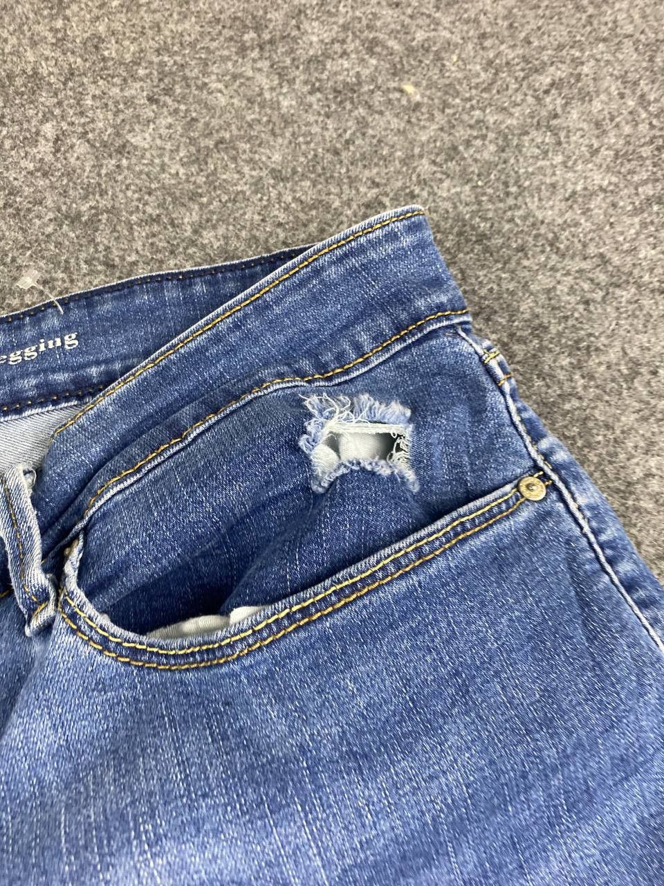 Levi's levis signature low rise jegging distressed denim Size 37" - 12 Thumbnail