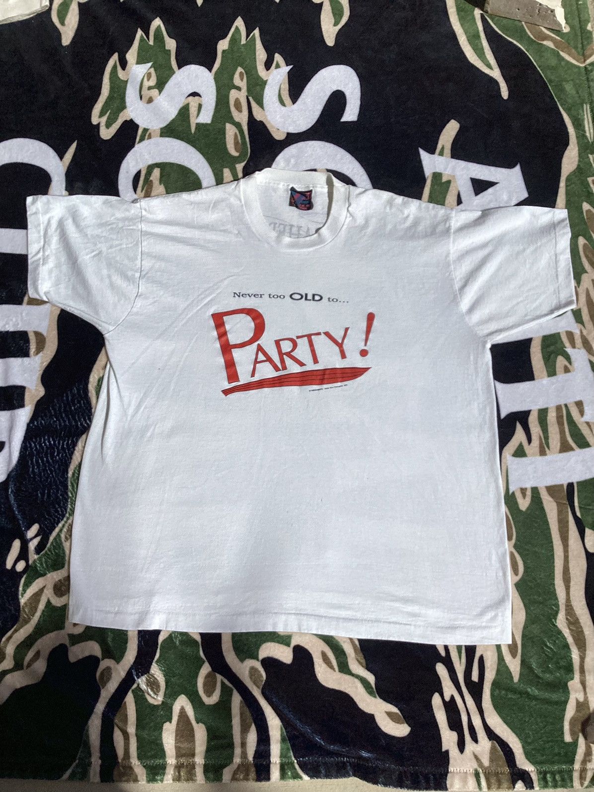 Other × Vintage Vtg 1991 never too old to party megahertz Las Vegas made Tee Size US XL / EU 56 / 4 - 1 Thumbnail