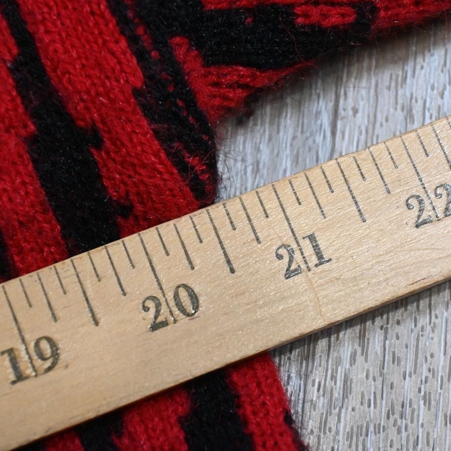 & Other Stories Vintage Studio HQ Red Black Knit Sweater Mens Large 80s 90s Size US L / EU 52-54 / 3 - 6 Thumbnail