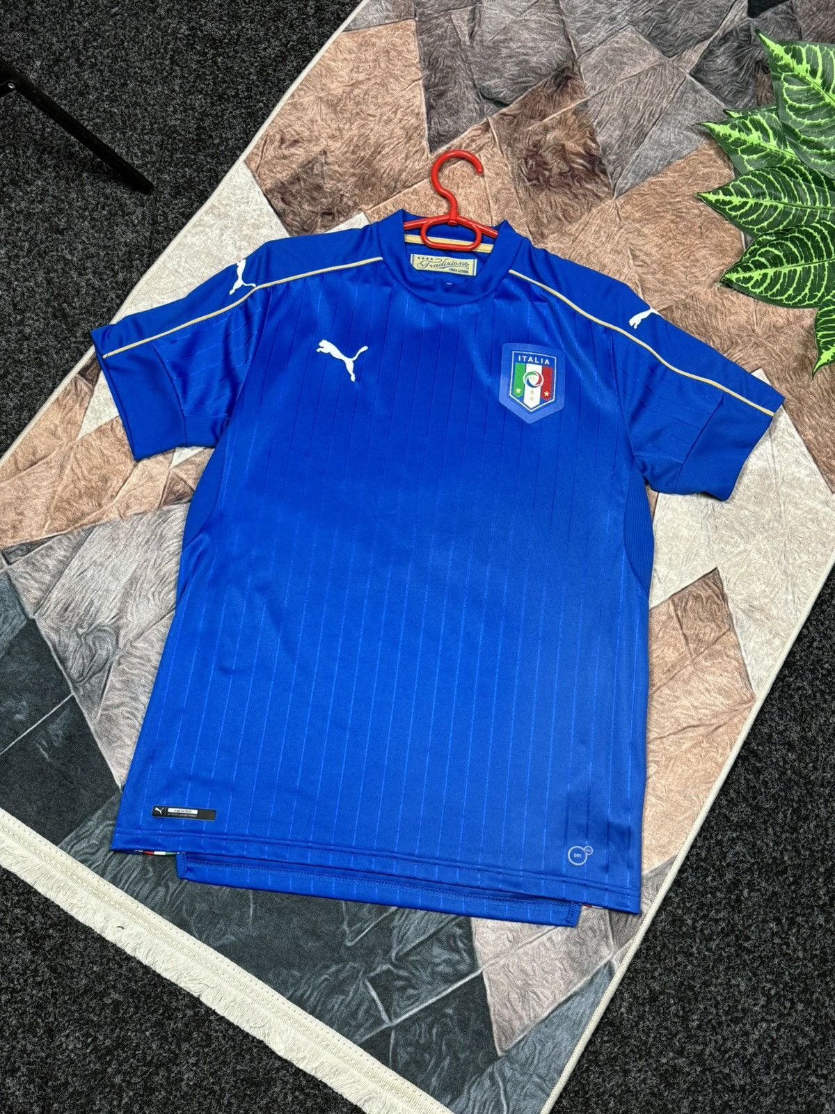 PUMA SOCCER JERSEY ITALY 🇮🇹 SIZE M