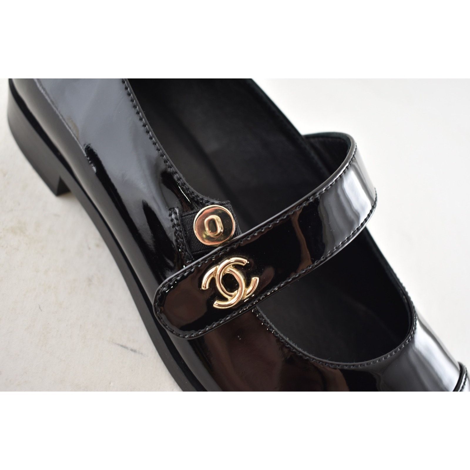 Chanel Chanel Black Patent Turnlock CC Mary Jane Ballet Flat 40 Size US 10 / IT 40 - 7 Thumbnail