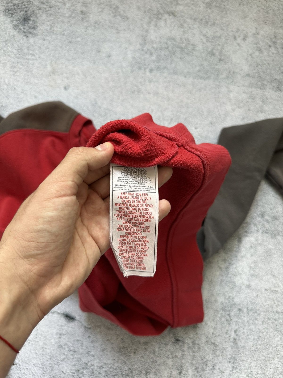 Nike Vintage Nike Red Sweatshirt Air Centre Logo Size US M / EU 48-50 / 2 - 12 Thumbnail