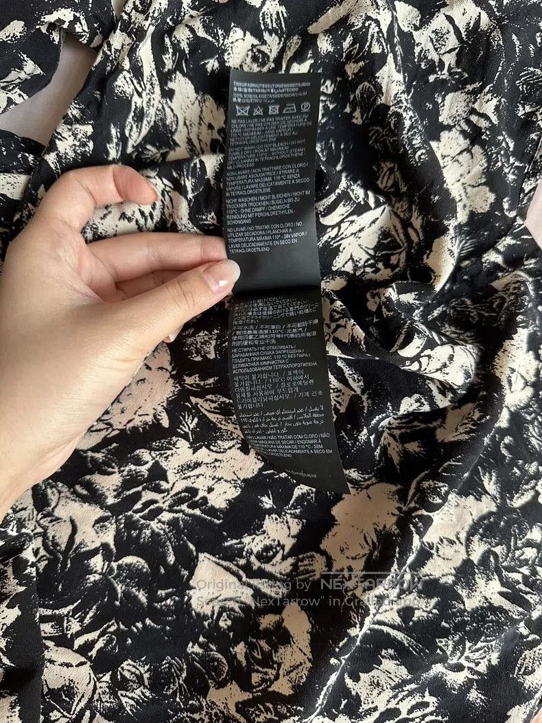Saint Laurent Paris YSL Silk Rose Print Shirt. Size US M / EU 48-50 / 2 - 4 Thumbnail