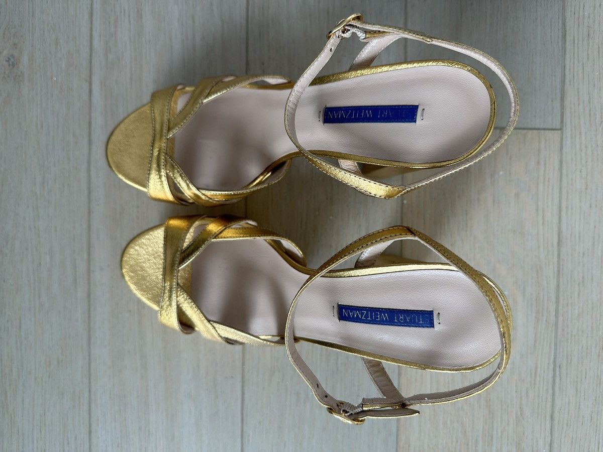 Stuart Weitzman Gold Platform Sandal Size US 9.5 / IT 39.5 - 8 Thumbnail