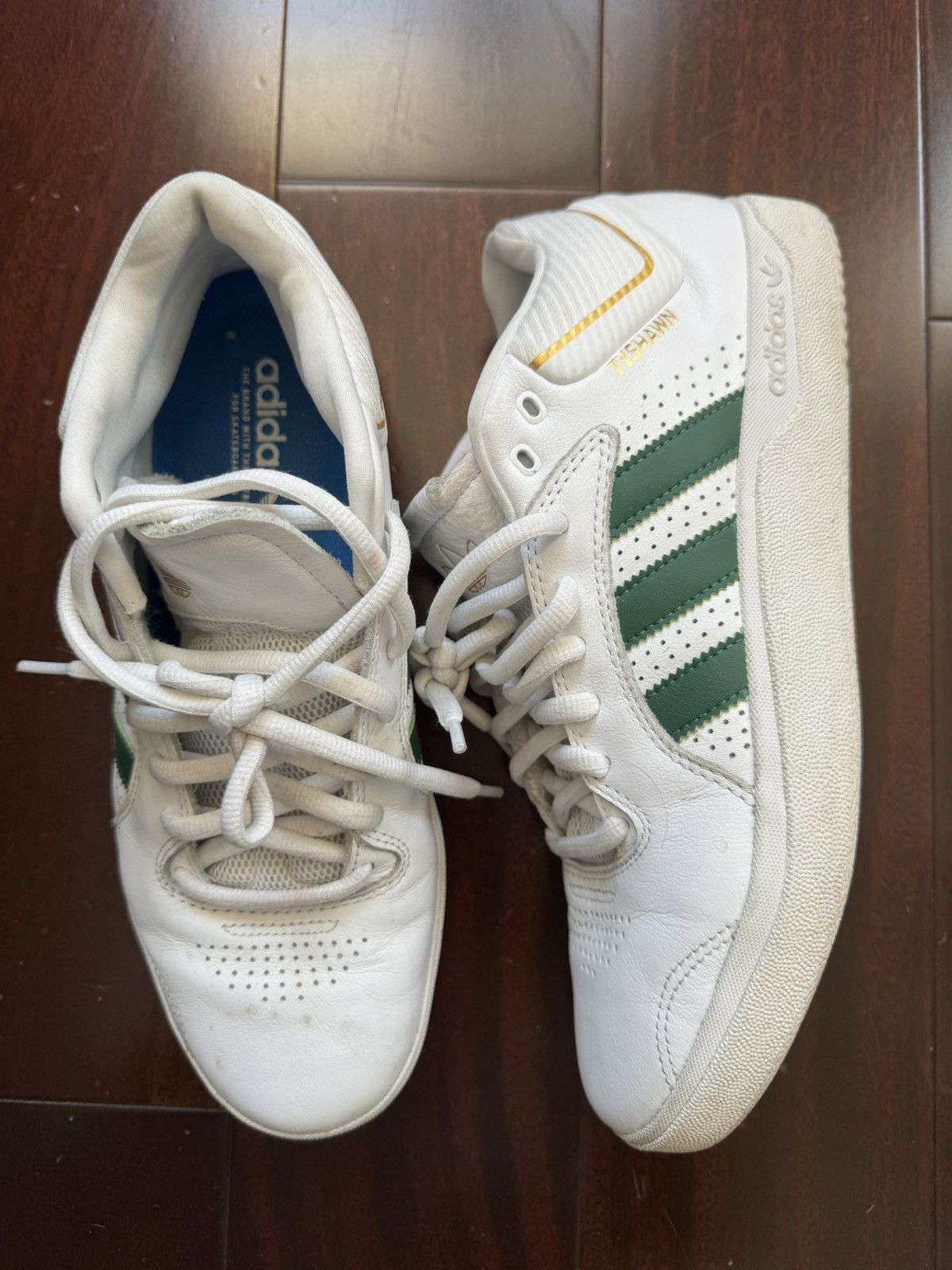 Adidas Adidas Tyshawn Low White & Green Shoes Size US 10 / EU 43 - 5 Thumbnail