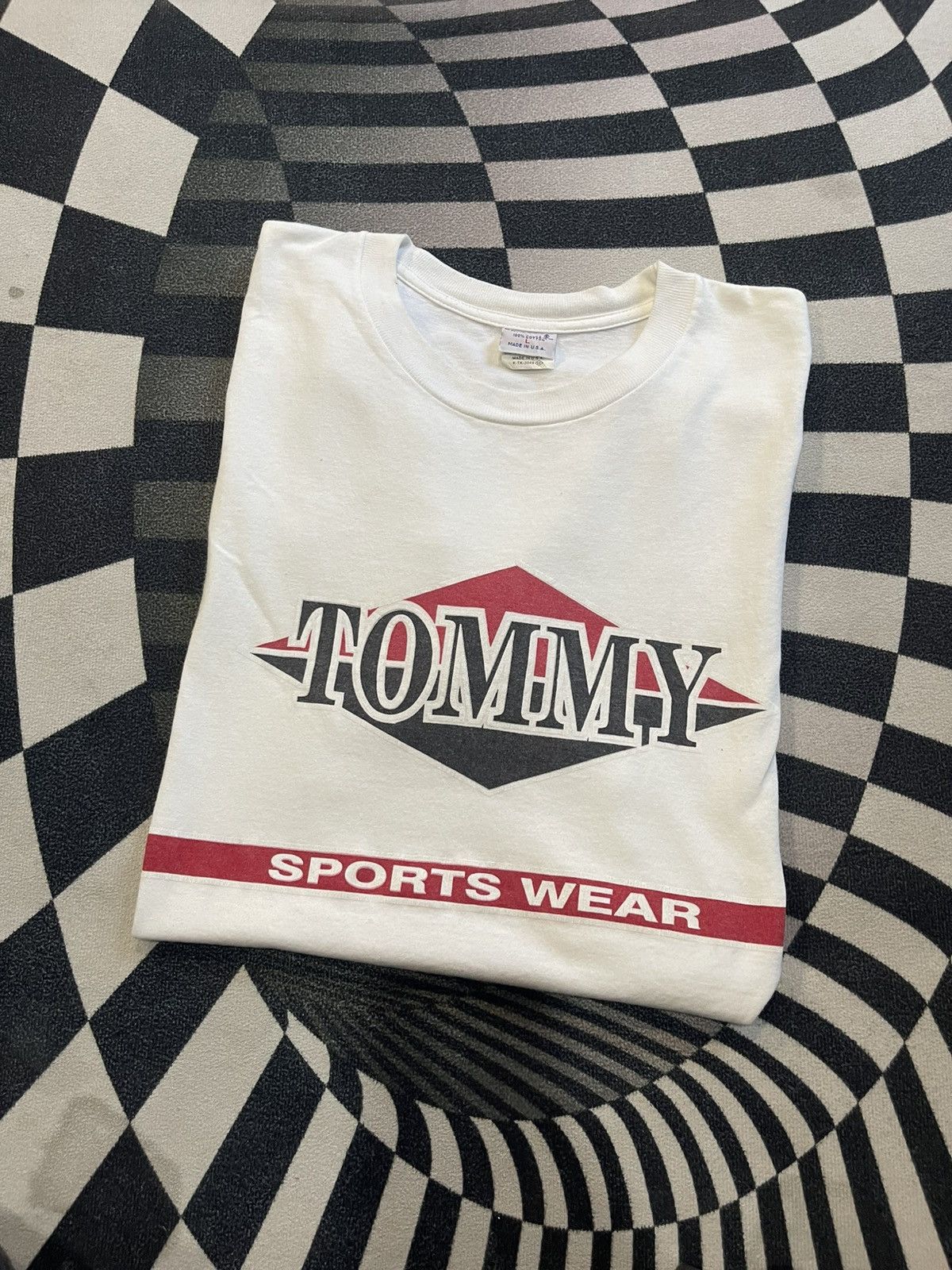 Tommy Hilfiger Rare Vintage 90s Tommy Hilfiger Sports Graphic Tee Size US L / EU 52-54 / 3 - 1 Thumbnail