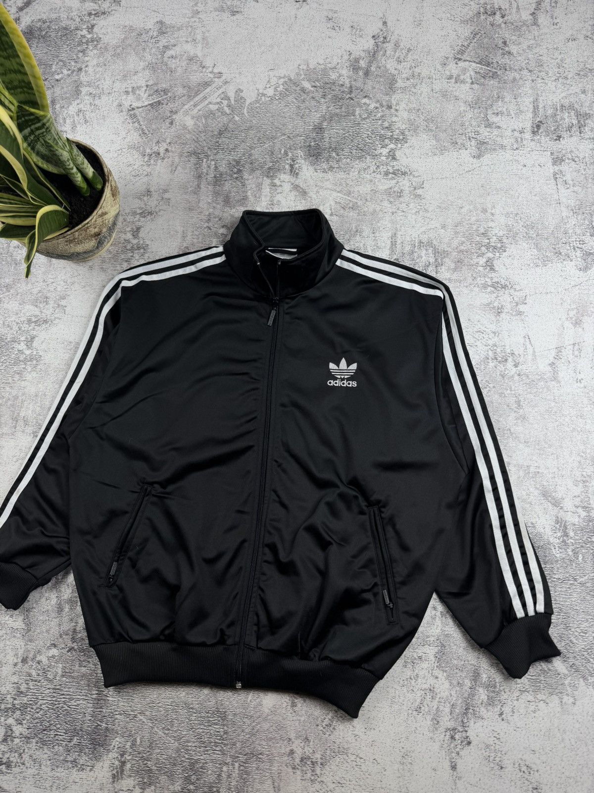 Adidas Vintage Adidas Original Y2K Retro Black Logo Track Activewear Zip Light Jacket Size US M / EU 48-50 / 2 - 3 Thumbnail
