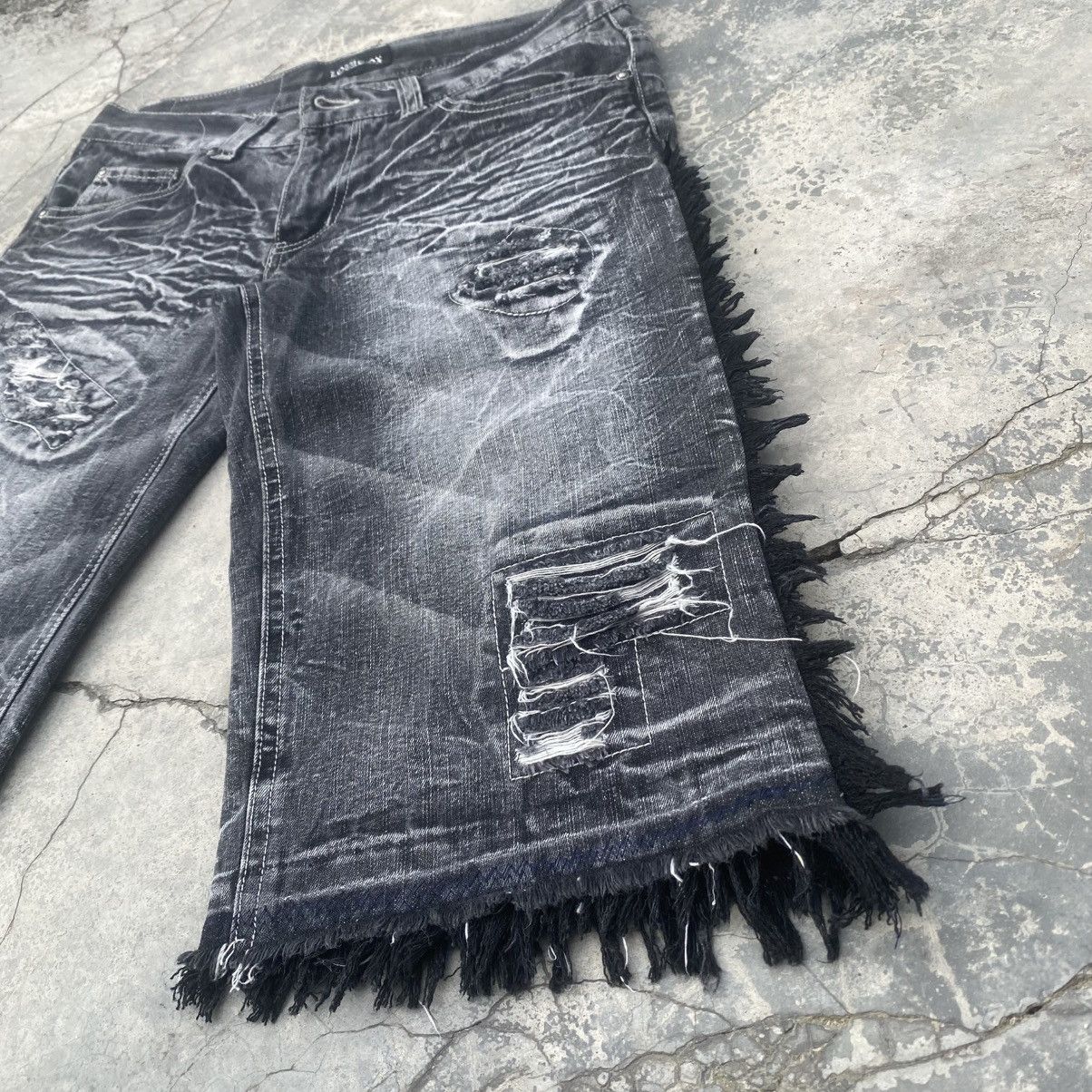 LOWBOX LOWBOX Distressed Wolf Crop Jeans Size US 30 / EU 46 - 3 Thumbnail