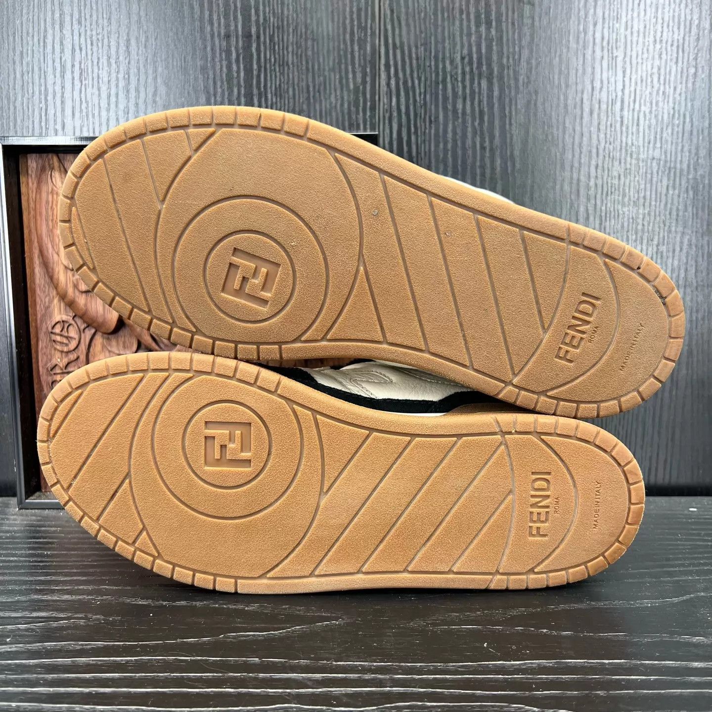 Fendi Fendi Match Black 38 Worn 2x Like New w/ Box & Accs Size US 7.5 / IT 37.5 - 4 Thumbnail