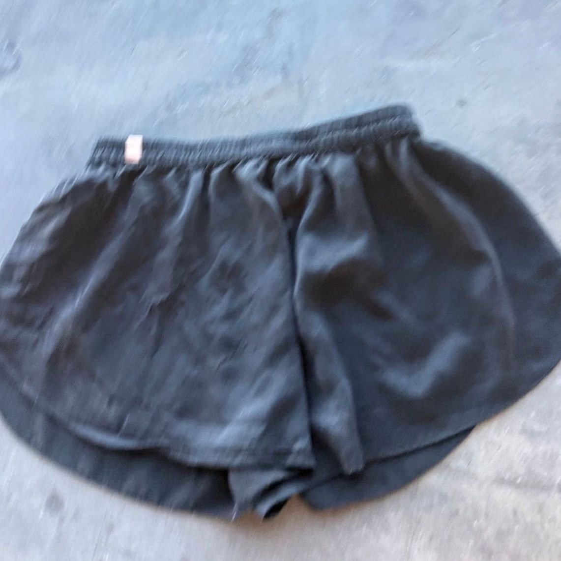 Lunya VINTAGE Lunya Silk Tulip Mini Sleep Pajama Comfort Black Shorts Women’s Small Size 28" / US 6 / IT 42 - 2 Thumbnail