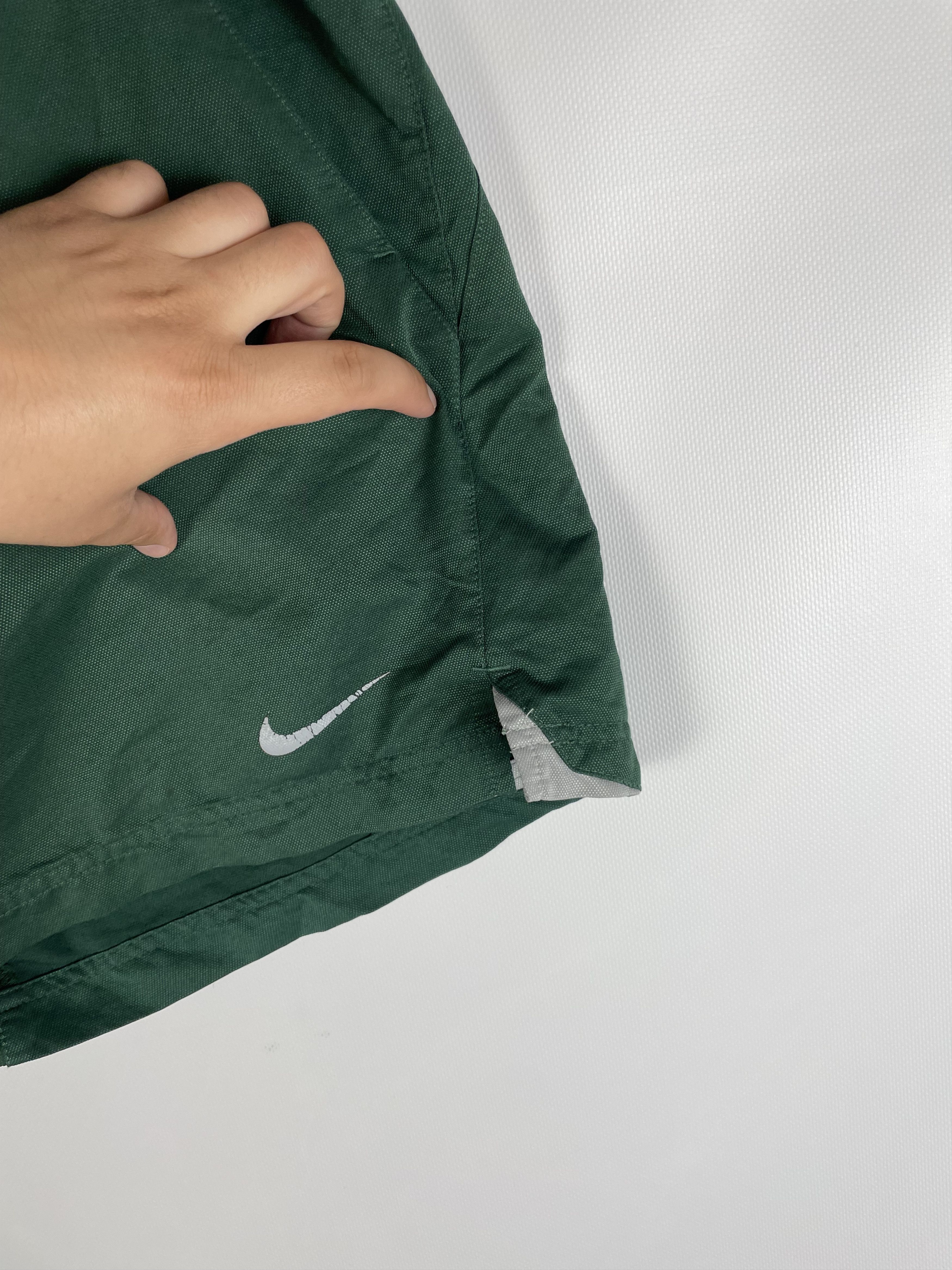 Nike Mens Vintage Celtic Nike shorts Y2k Size US 32 / EU 48 - 5 Thumbnail