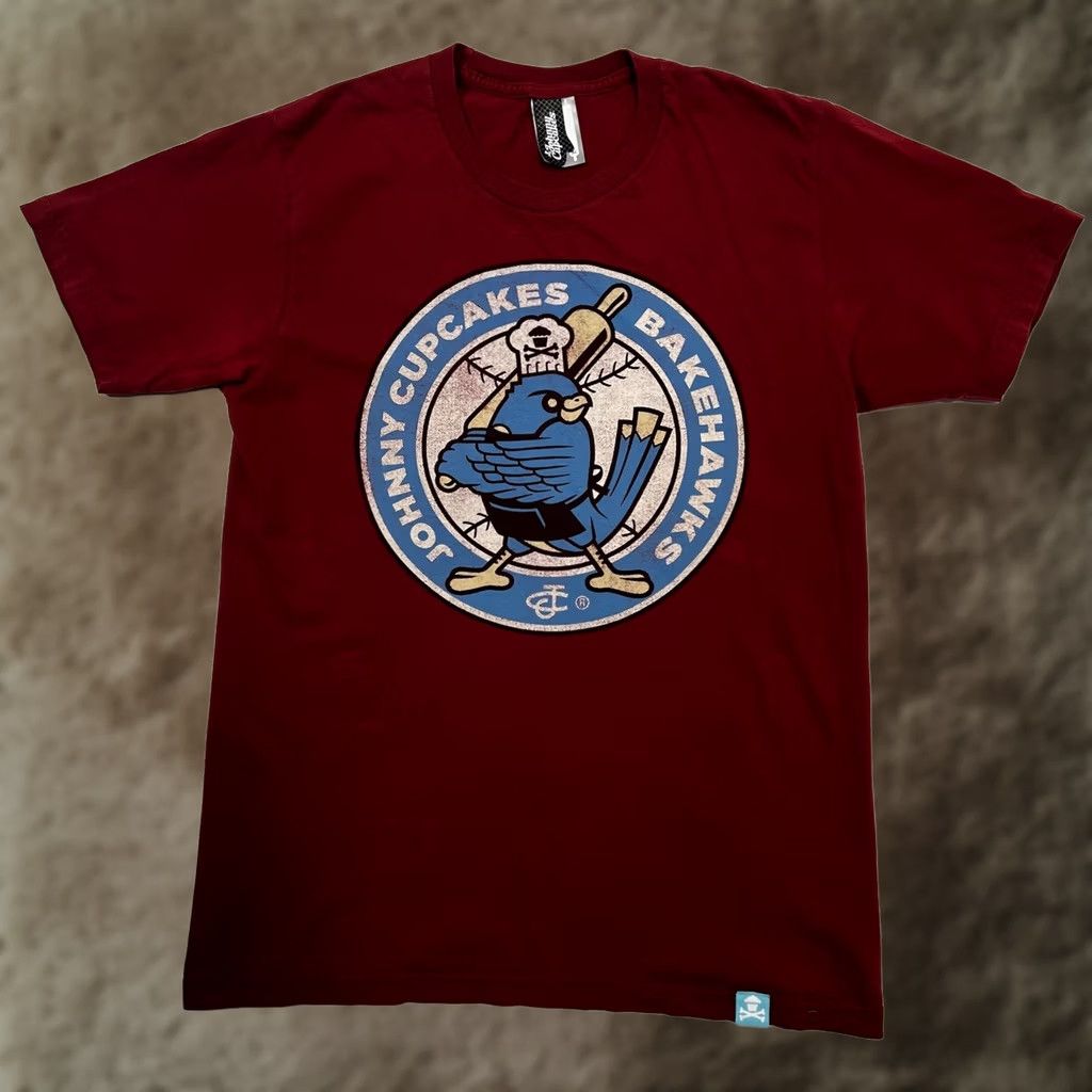 Johnny Cupcakes Johnny Cupcakes T-Shirt Size Medium Red Graphic Tee Logo Hawk Bird Baseball Graphic Print Unisex Adults Short Sleeve Crew Neck Size US M / EU 48-50 / 2 - 1 Thumbnail