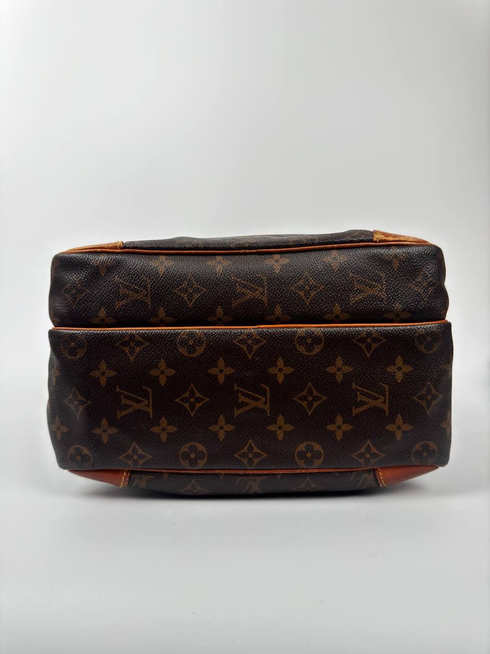 Louis Vuitton Vintage Louis Vuitton Monogram Amazon Shoulder Bag Size ONE SIZE - 9 Thumbnail