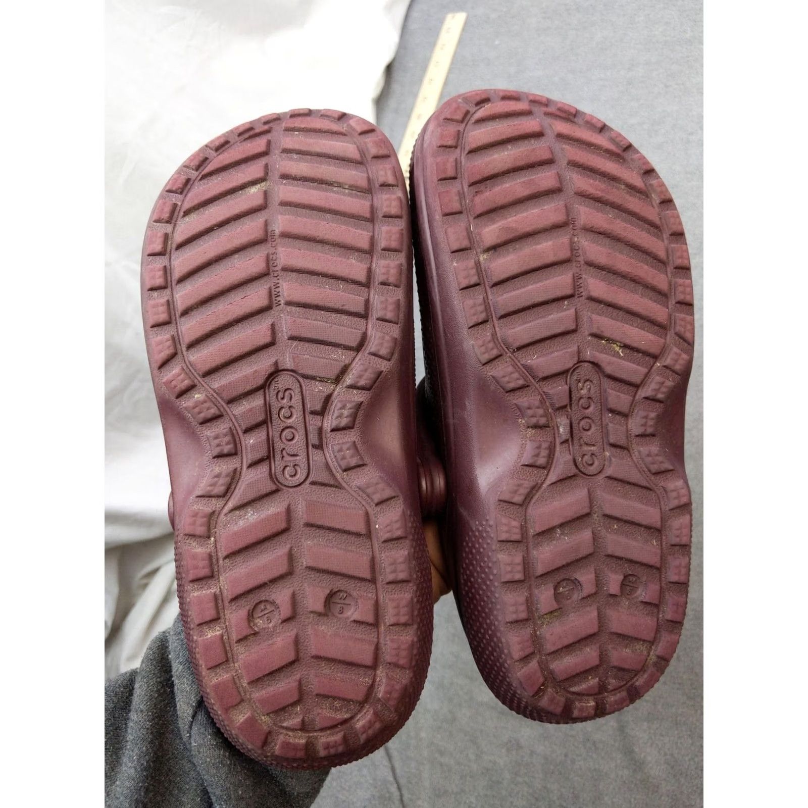 Crocs Crocs Classic Lined Clog Shoes Slip On Burgundy Fur Fleece Womens 8 Mens 6 Size M / US 6-8 / IT 42-44 - 5 Thumbnail