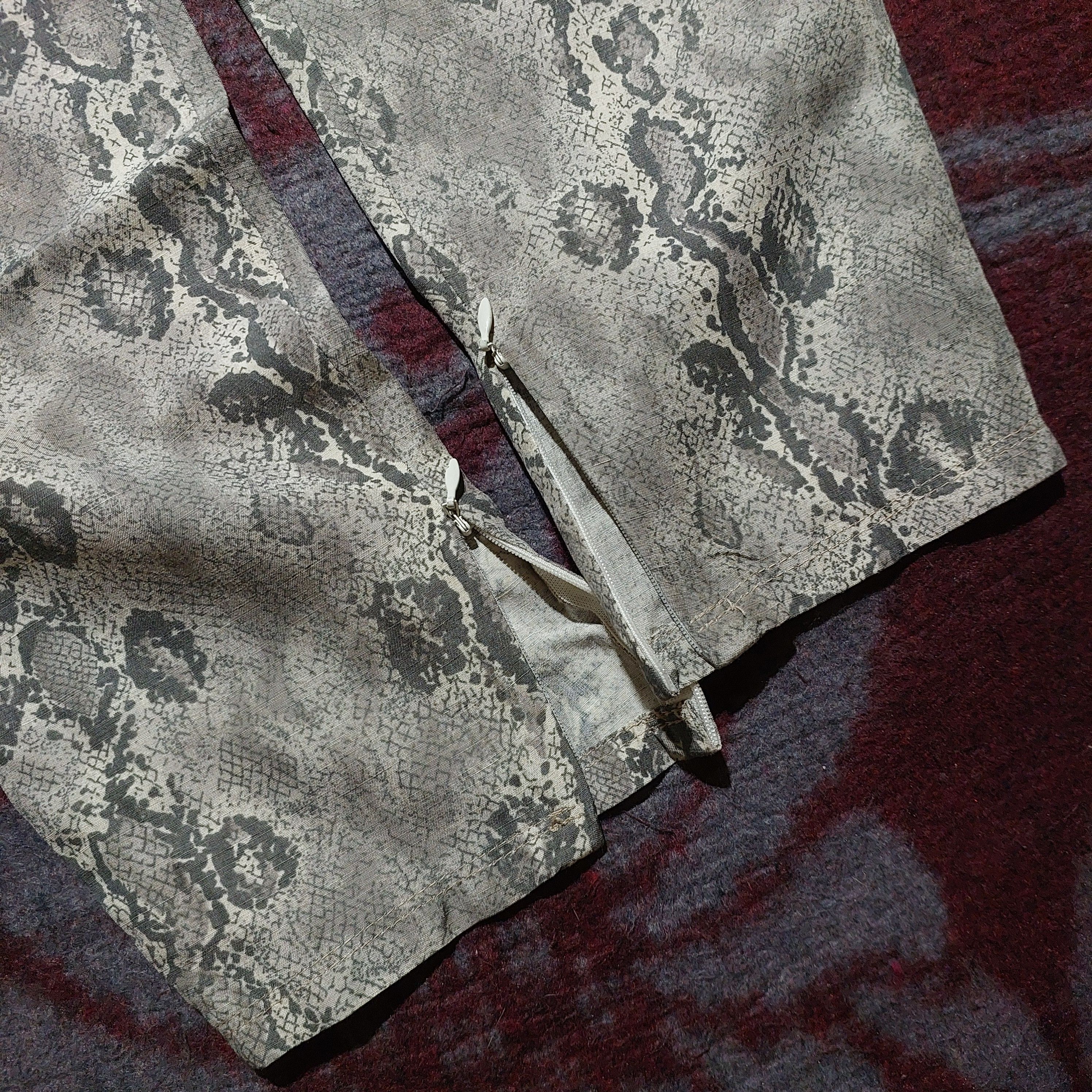 Versus Versace Versace phyton skin pattern zipp leg pants Size 26" / US 2 / IT 38 - 8 Thumbnail