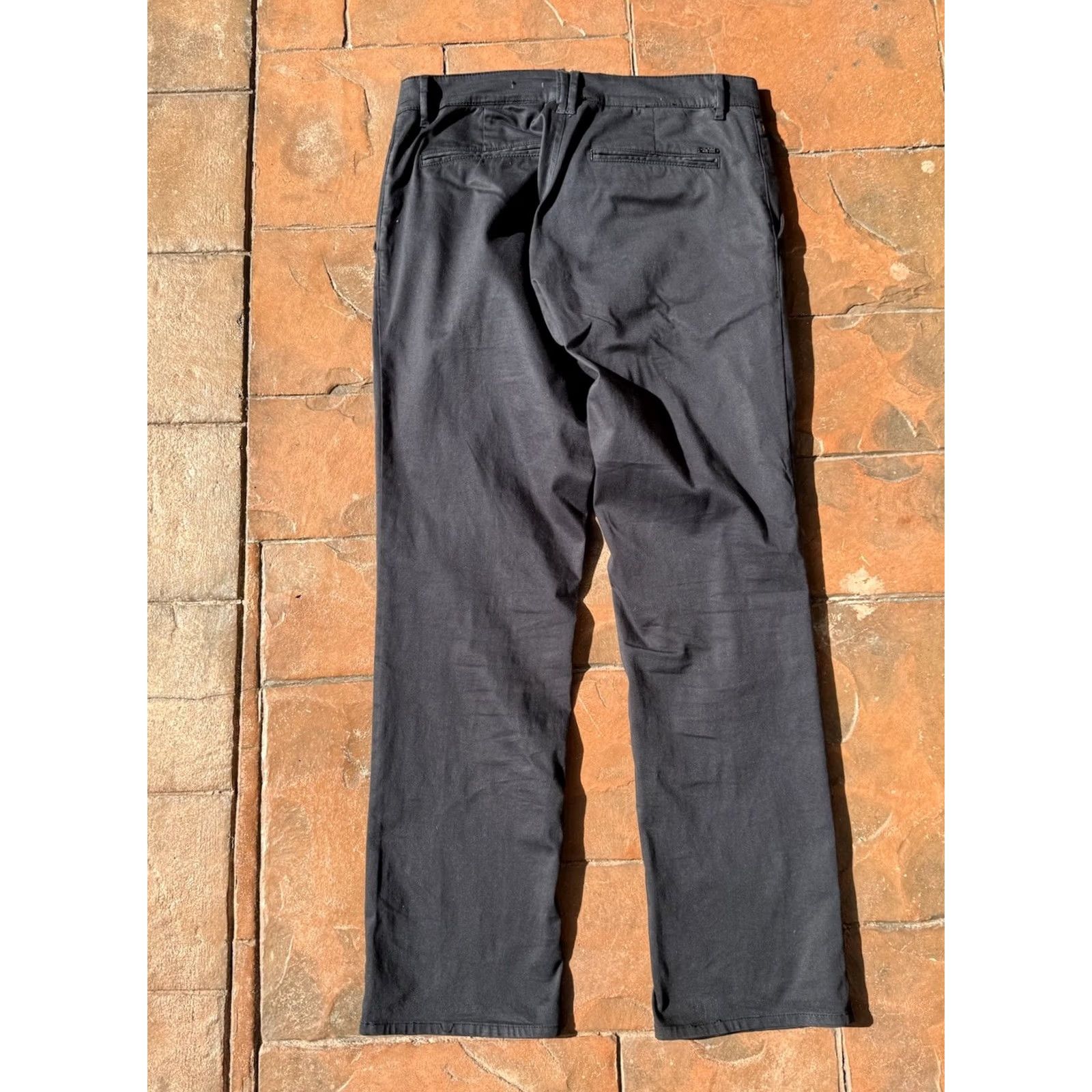 Vintage HUGO BOSS Schino Regular D Chino Trousers Men’s 36x32 Black Shirt/ pants? Size US 36 / EU 52 - 3 Thumbnail