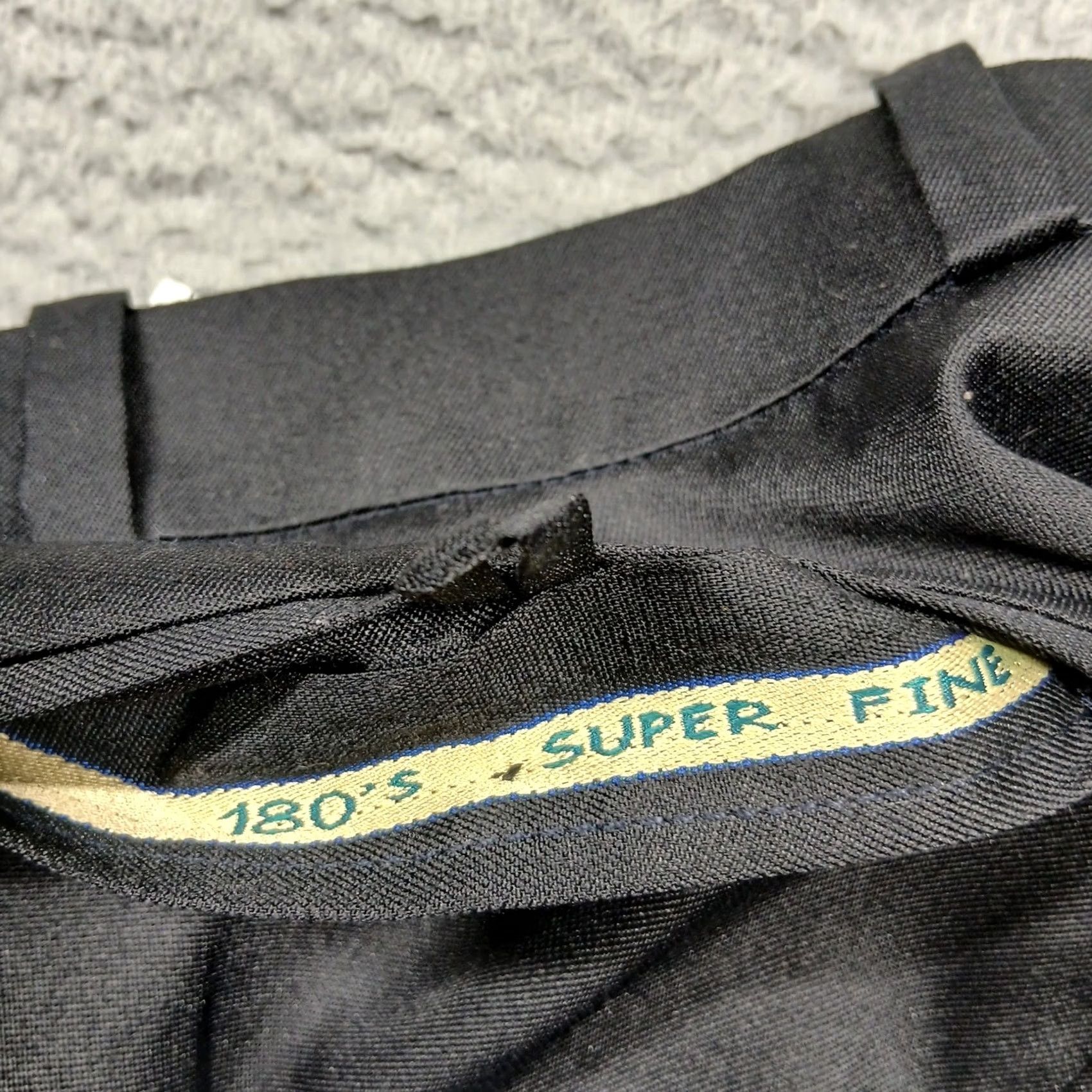 Vintage VINTAGE? No. Hugo Boss Dress Pants Men's Black 180's Super Fine Wool Classic Fit 35x33 Size US 35 - 4 Thumbnail