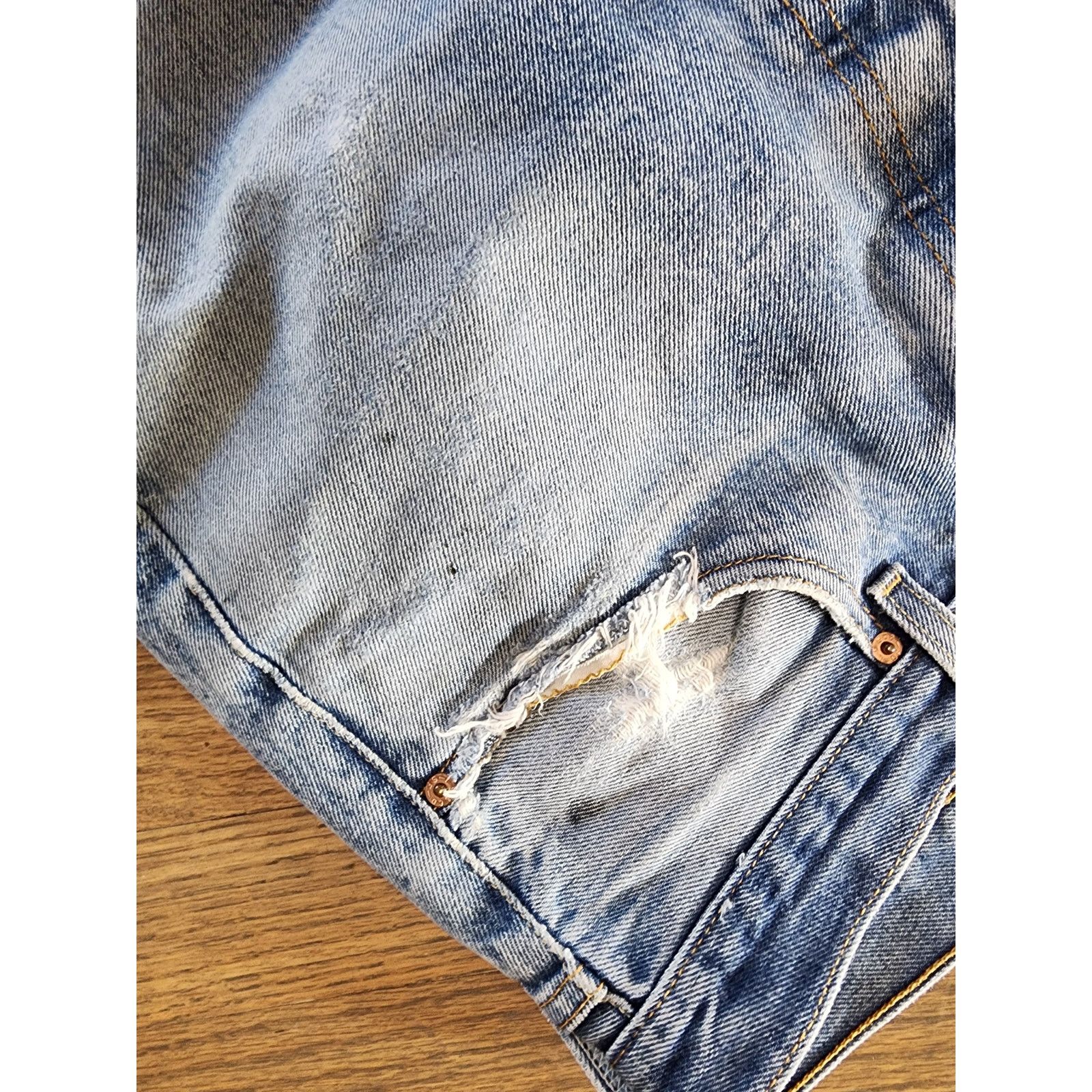 Levi's Levi's 501 original fit, straight-leg, button-fly jeans Size US 36 / EU 52 - 5 Thumbnail