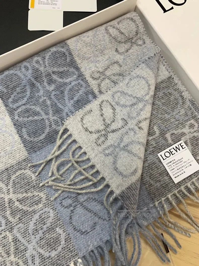 Loewe LOEWE Anagram Checkered Wool Scarf Blue. Size ONE SIZE - 5 Thumbnail