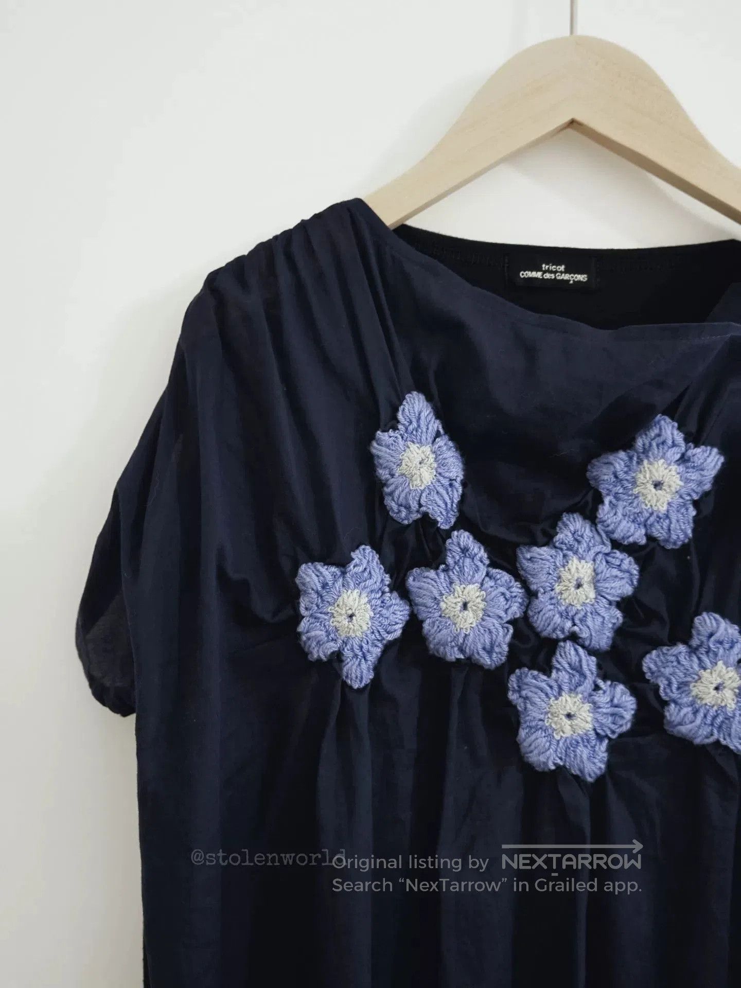 Tricot Comme des Garcons navy flower embroidered top. Size M / US 6-8 / IT 42-44 - 7 Thumbnail
