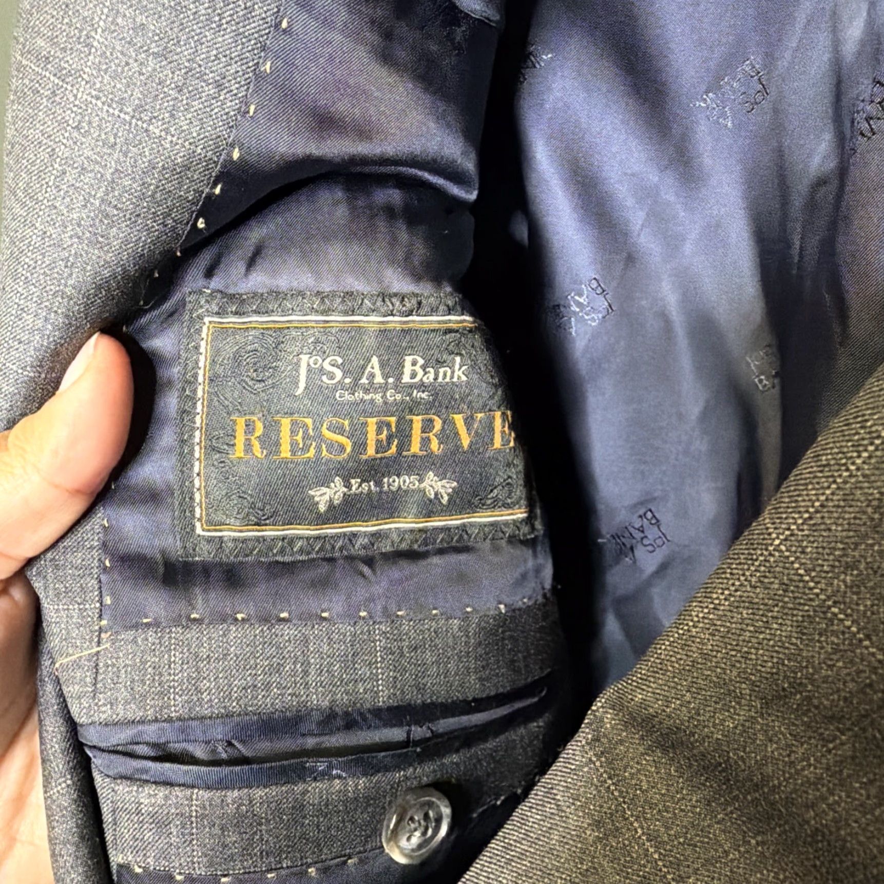 Jos. A. Bank Jos A Bank Reserve Suit Mens 44R Gray 2 Piece Wool Solid Notch Lapel 2-Button Single-Breasted 100% Wool Formal Business Wedding Size 44R - 3 Thumbnail