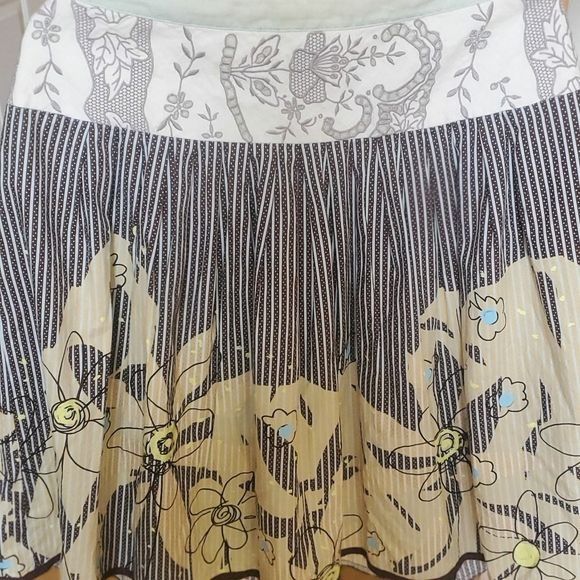 Designer CAbi Zippered ALine Zippered Floral Multicolored Sz. 10 Skir Size 32" / US 10 / IT 46 - 3 Thumbnail