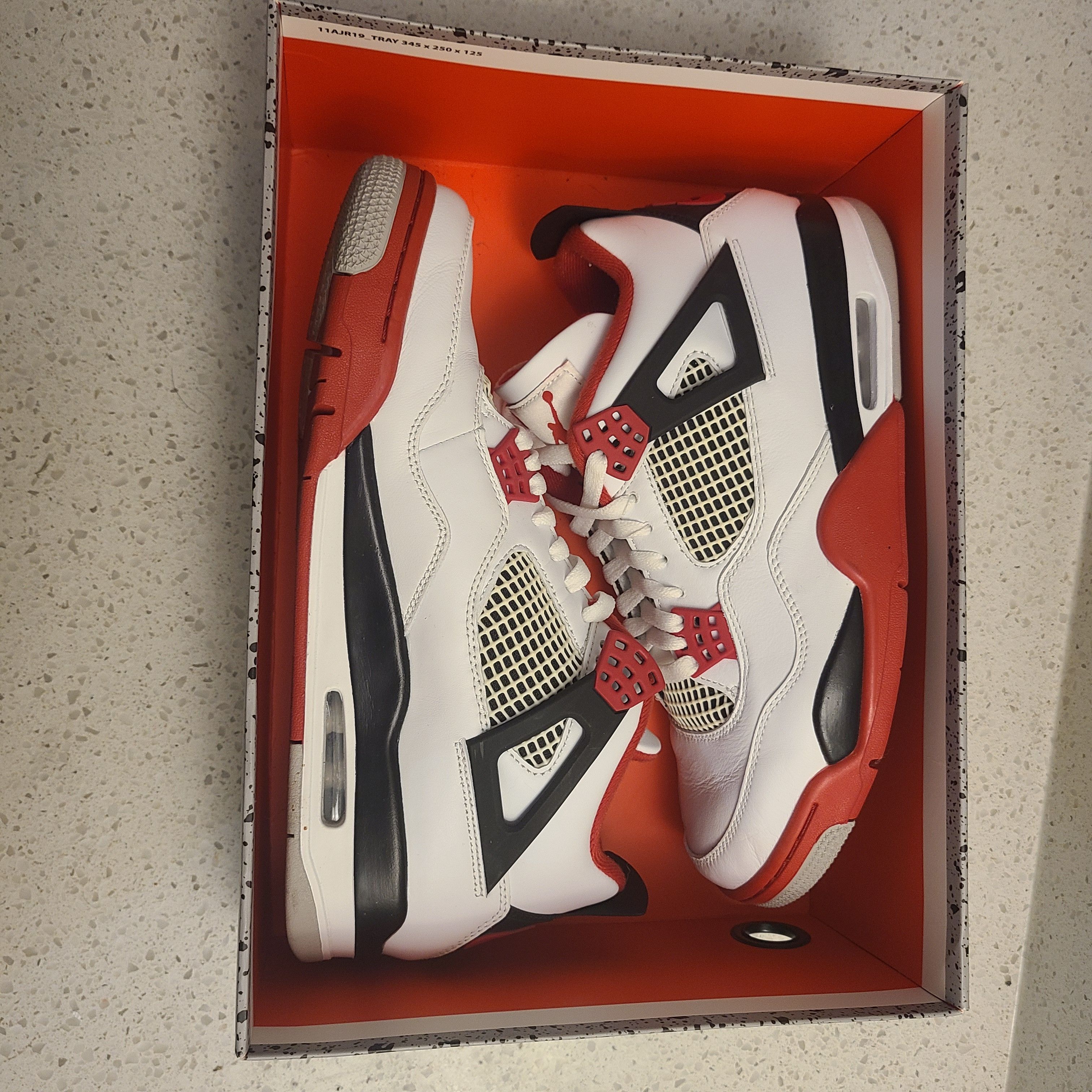 Jordan Brand Air Jordan 4 Retro OG Fire Red Size US 11 / EU 44 - 2 Thumbnail