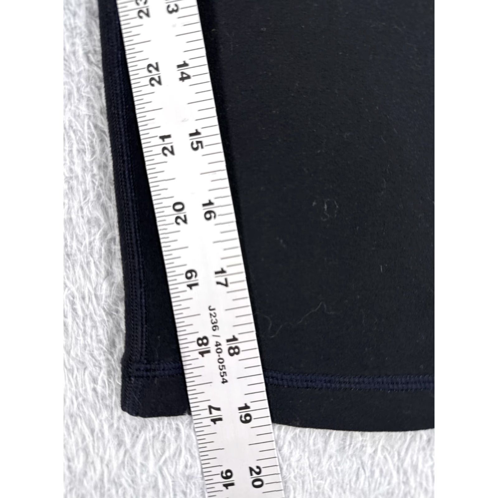 Lululemon Lululemon Wunder Under Crop 21" Black Women 6 Pant YogaLuon Stretch Athletic Slim Straight Cropped Inseam 21" Size 28" / US 6 / IT 42 - 6 Thumbnail