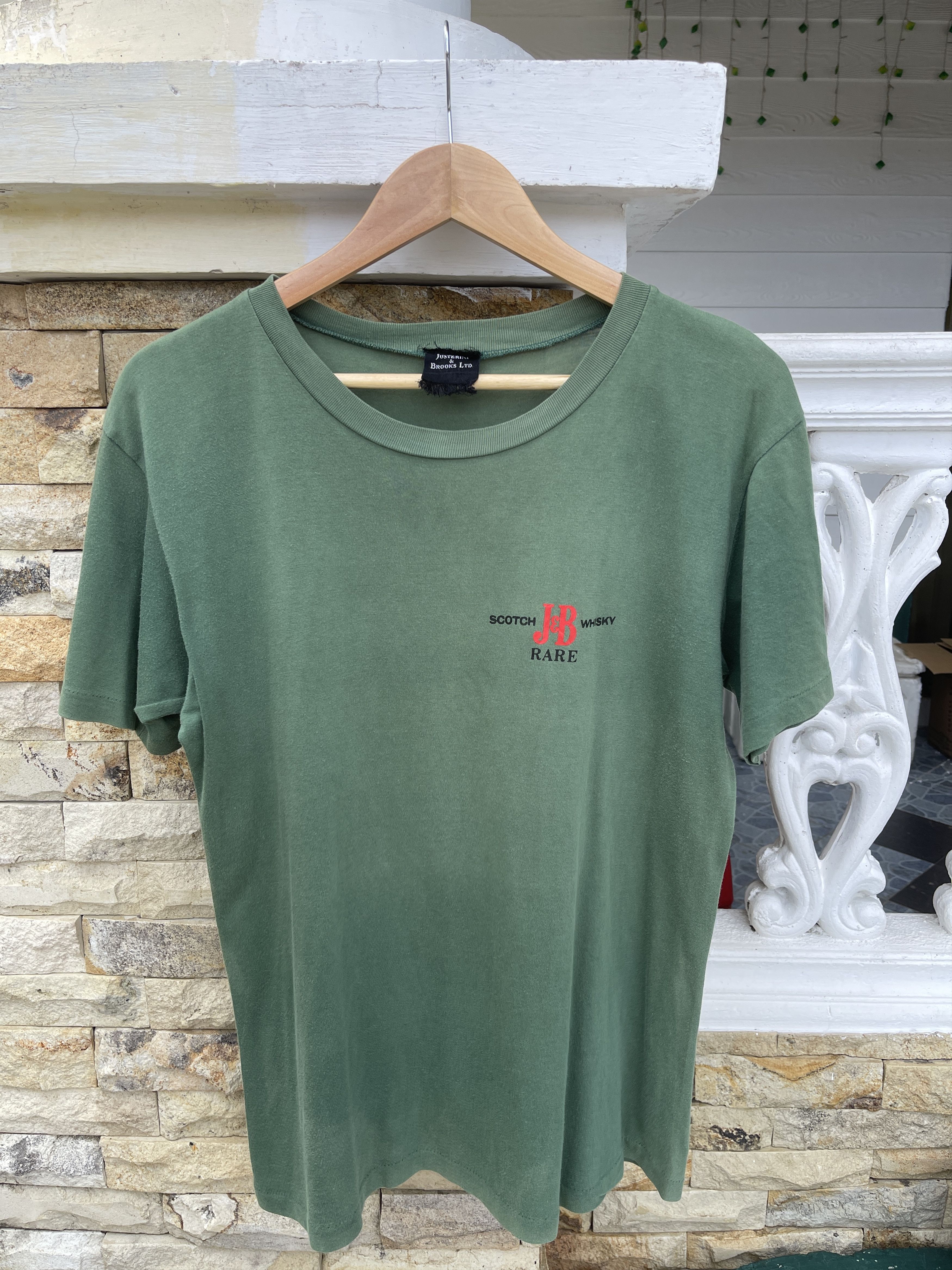 Vintage Last Drop🔥Rare🔥Vintage J&B Scotch Whiskey Logo T-Shirt Size US M / EU 48-50 / 2 - 2 Thumbnail