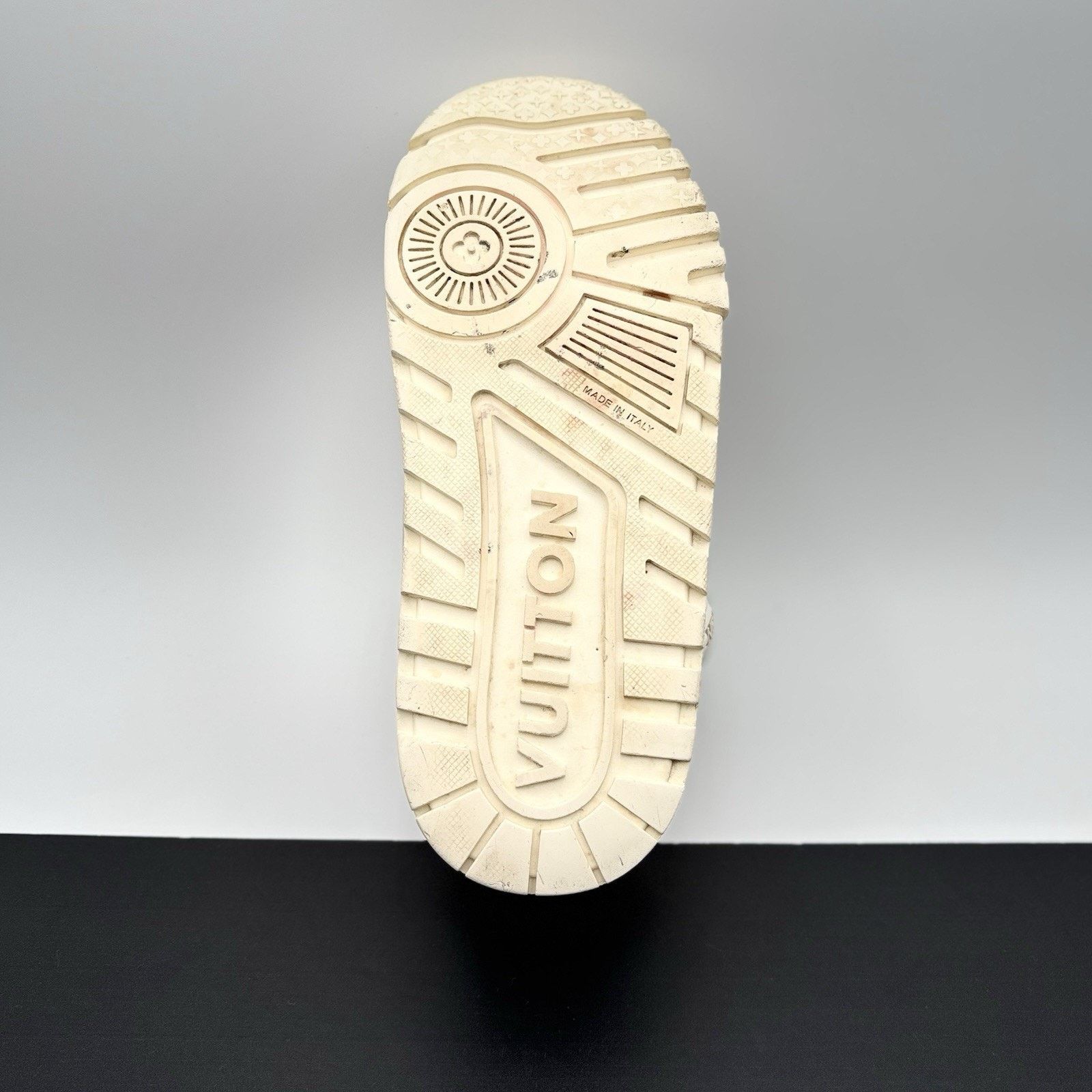 Louis Vuitton (10-10.5 US) Louis Vuitton Maxi Trainer ' White ' Size US 10 / EU 43 - 18 Thumbnail
