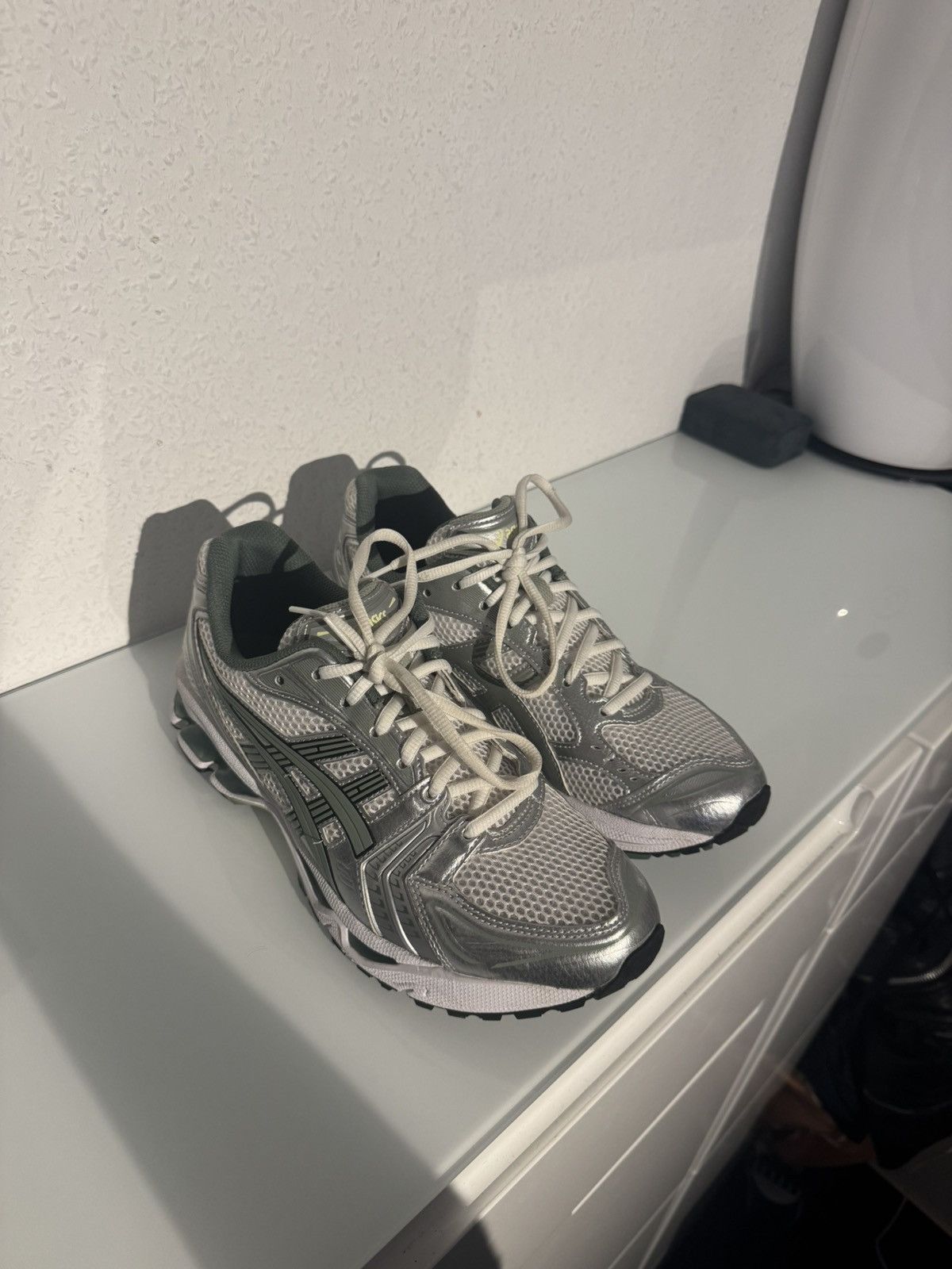 Asics ASICS Gel-Kayano 14 Size US 8.5 / EU 41-42 - 5 Thumbnail