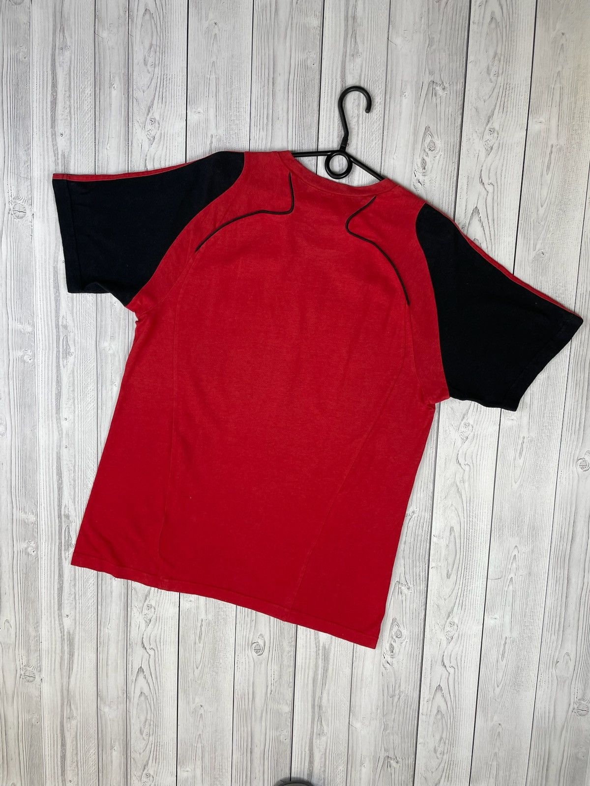 Adidas Vintage AC Milan adidas red training tee logo rare size M-L Size US M / EU 48-50 / 2 - 5 Thumbnail