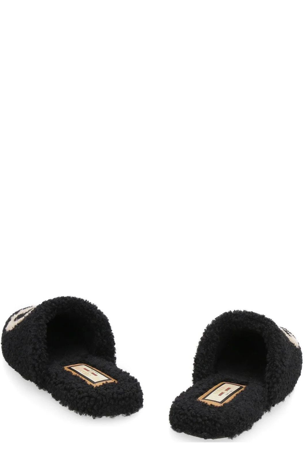 o1mle0125 Textured Almond Toe Slippers in Black