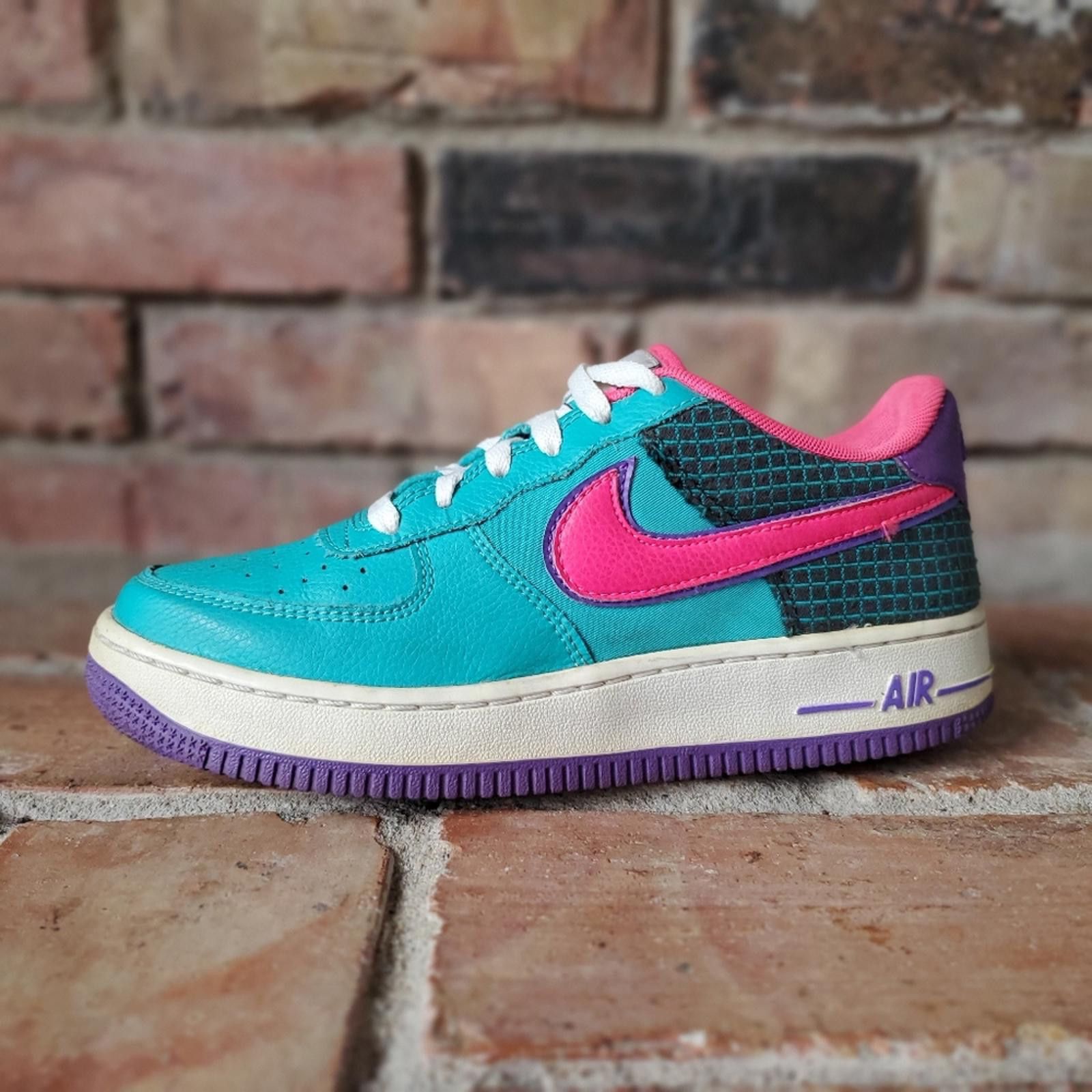 Nike Nike Teal and Pink Athletic Shoes Size US 6.5 / IT 36.5 - 1 Thumbnail