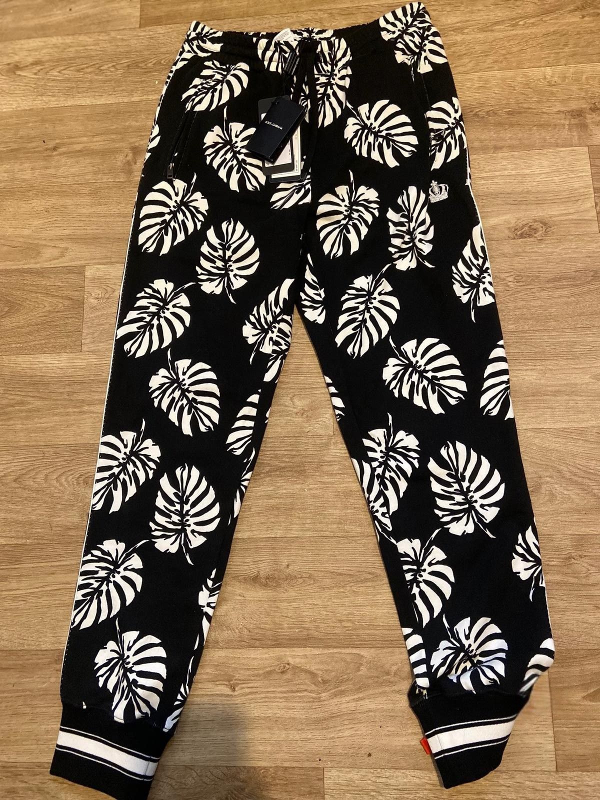 Dolce & Gabbana Black and White Leaf-Print Tracksuit Size US 28 / EU 44 - 1 Thumbnail