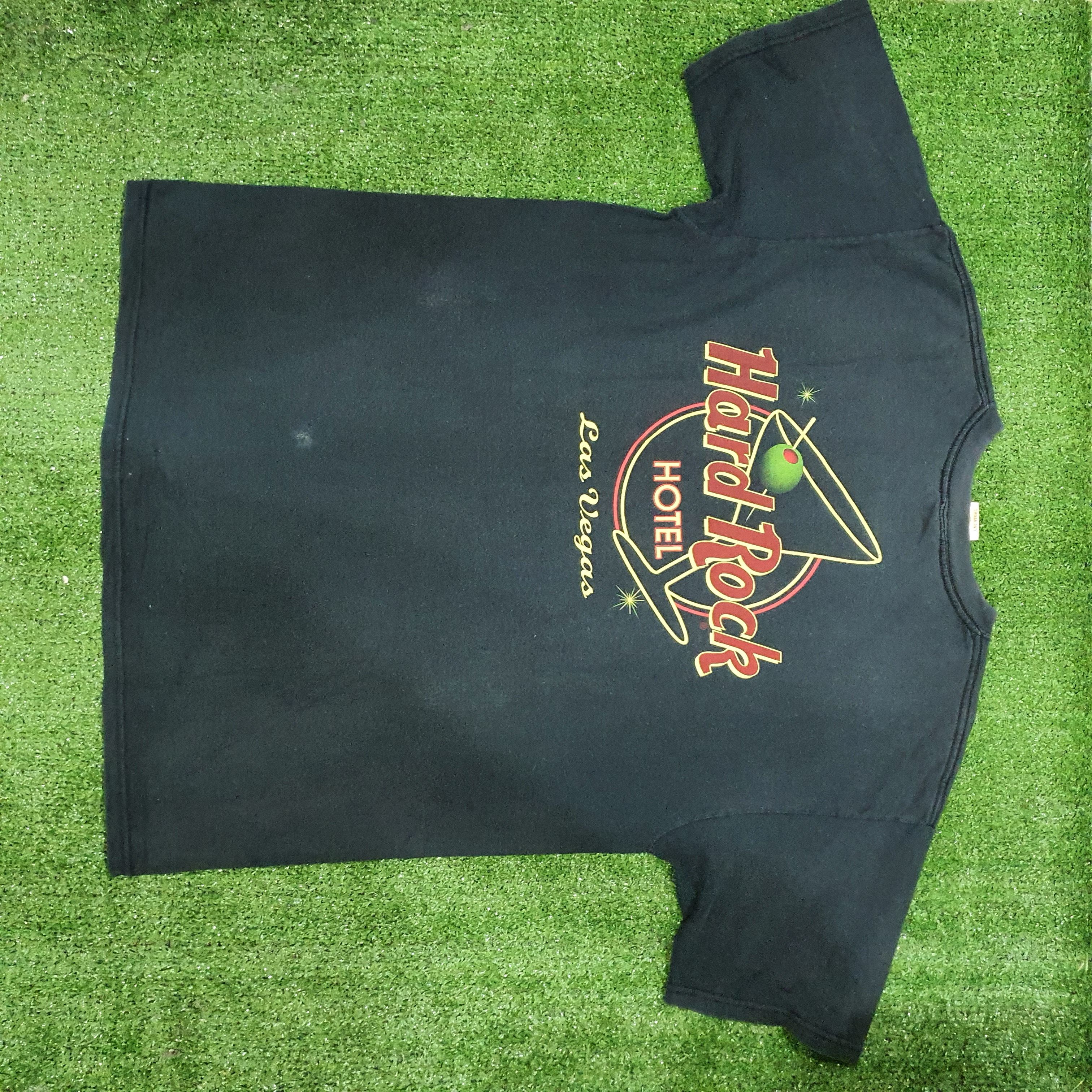 Hard Rock Cafe vintage Hard Rock Hotel Las Vegas T-shirt with a martini Size US L / EU 52-54 / 3 - 13 Thumbnail