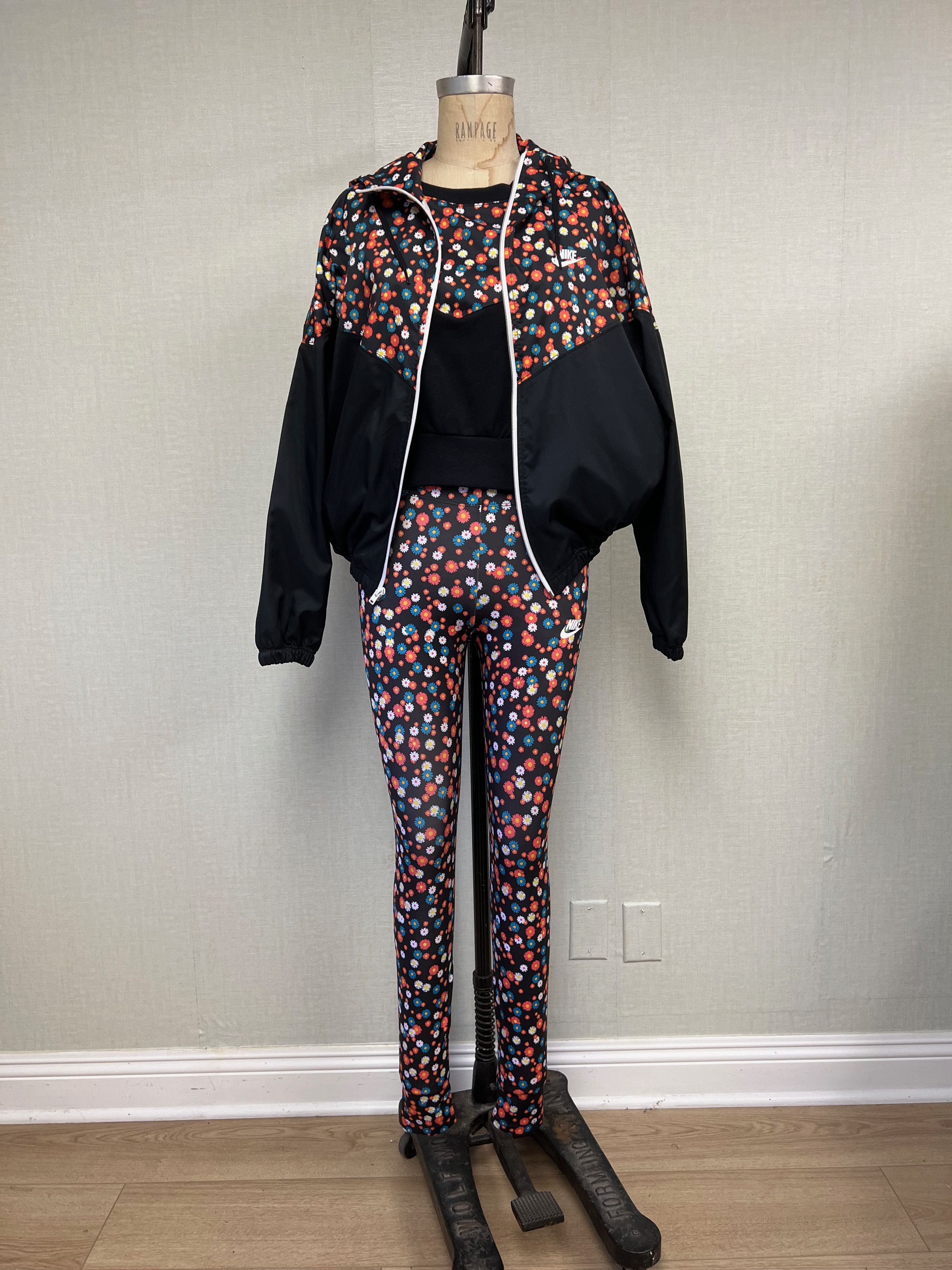 Nike EUC 3 Piece Nike Track Suit Jacket Sweatshirt Leggings Small Size S / US 4 / IT 40 - 1 Thumbnail