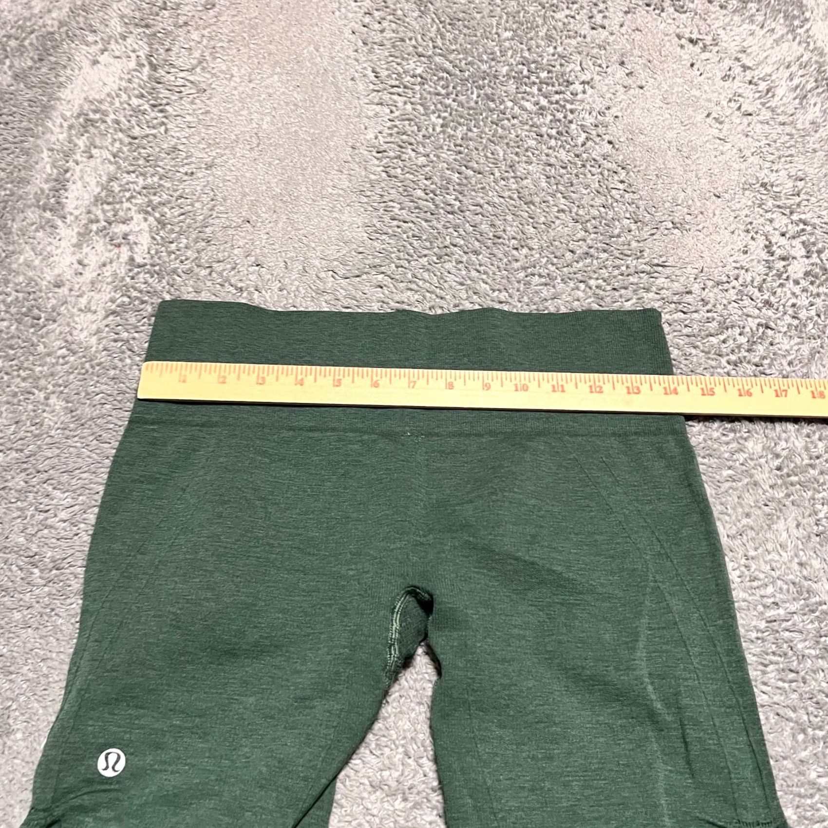 Lululemon Lululemon Leggings Cropped Womens 8 In The Flow Crop II Seamless Green Size 30" / US 8 / IT 44 - 4 Thumbnail