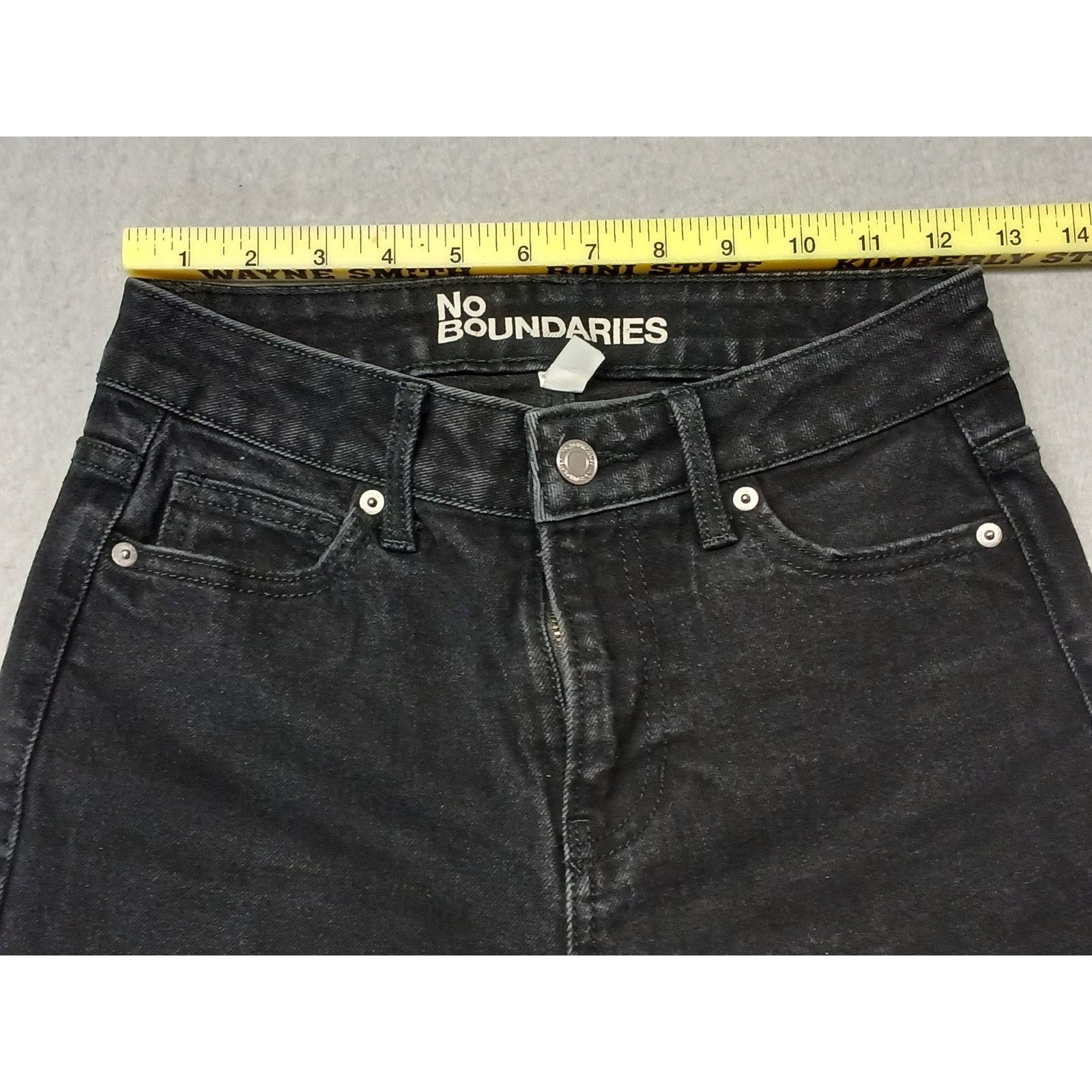 Other No Boundaries (2) Women's Black Relaxed Straight Fit Jeans Size 26" / US 2 / IT 38 - 4 Thumbnail
