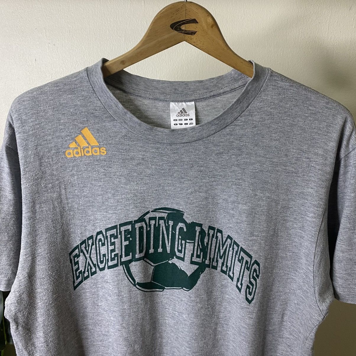 Adidas Vintage 2003 Adidas Exceeding Limits T Shirt Size US L / EU 52-54 / 3 - 2 Thumbnail