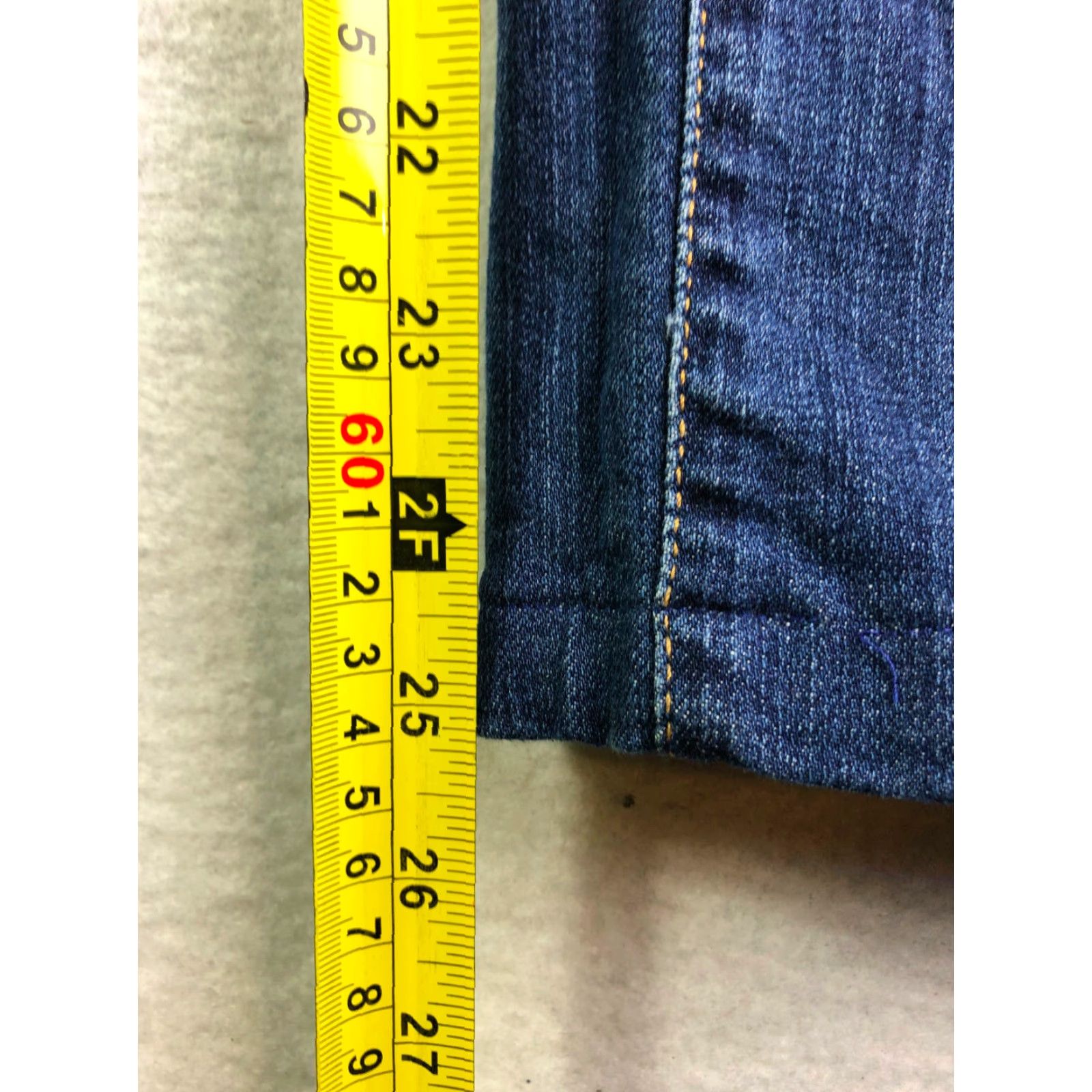 Vintage LL Bean Classic Fit Straight Leg Jeans Womens Size 10 Regular 28x25 Blue Denim Cotton Mid Rise Zip Inseam 25.5 Measured 28x25 Blue Jean LED Size 32" / US 10 / IT 46 - 6 Thumbnail