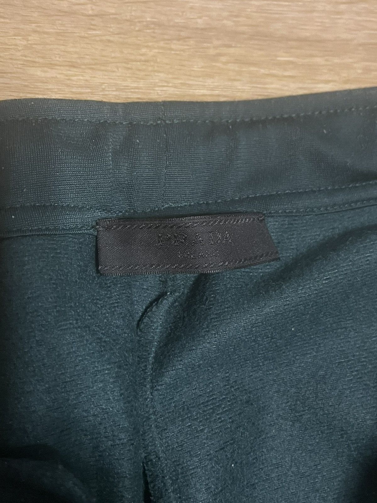 Prada Prada 2018 triangle sweat pants jogging pants Size US 30 / EU 46 - 5 Thumbnail