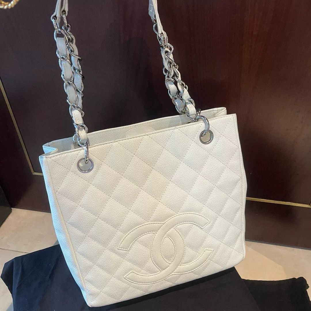 Chanel Pre-loved Bag Very good condition Size ONE SIZE - 1 Thumbnail