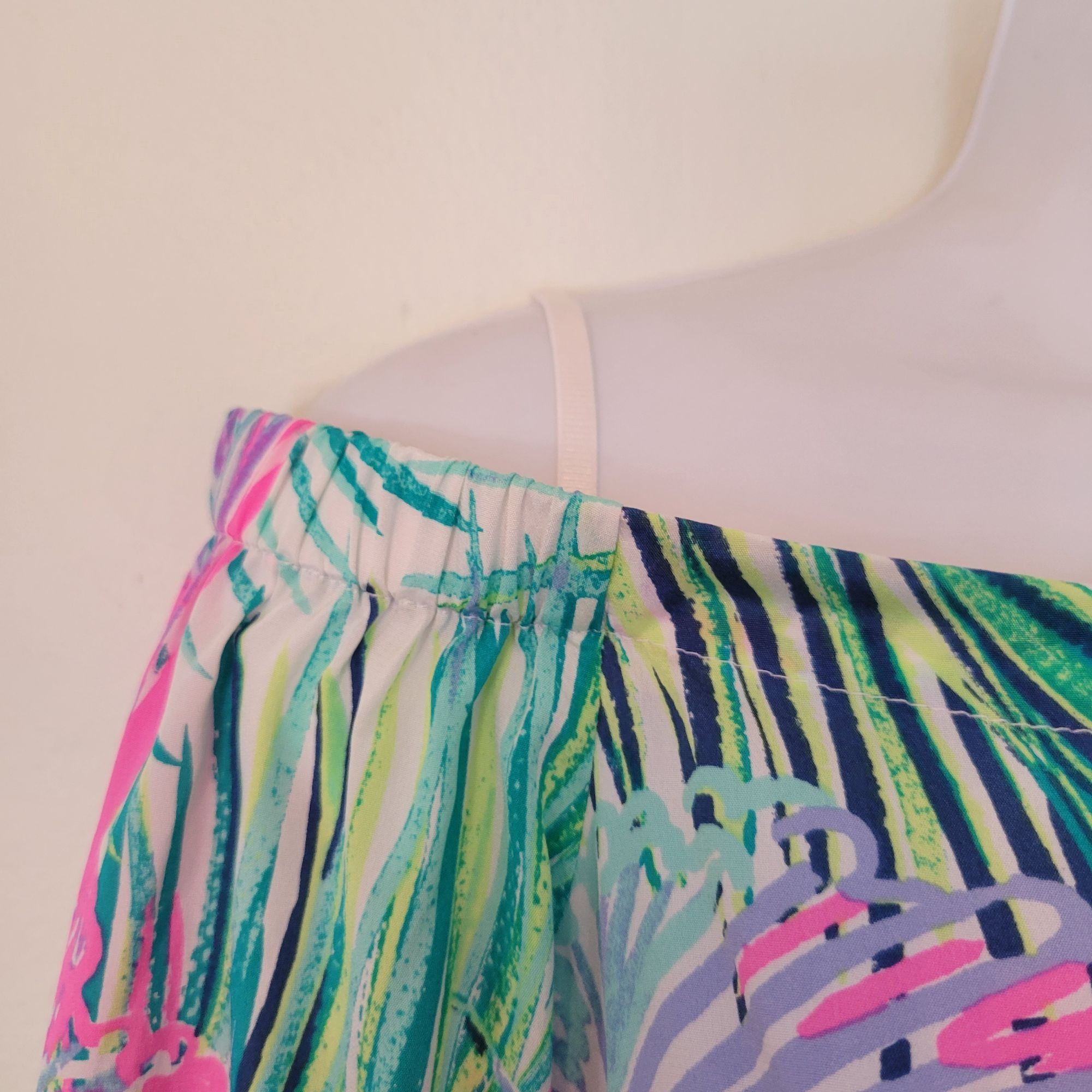 Lilly Pulitzer Lilly Pulitzer Off Shoulder Tropical Print Top XS Silk ADIRA Size XS / US 0-2 / IT 36-38 - 7 Thumbnail