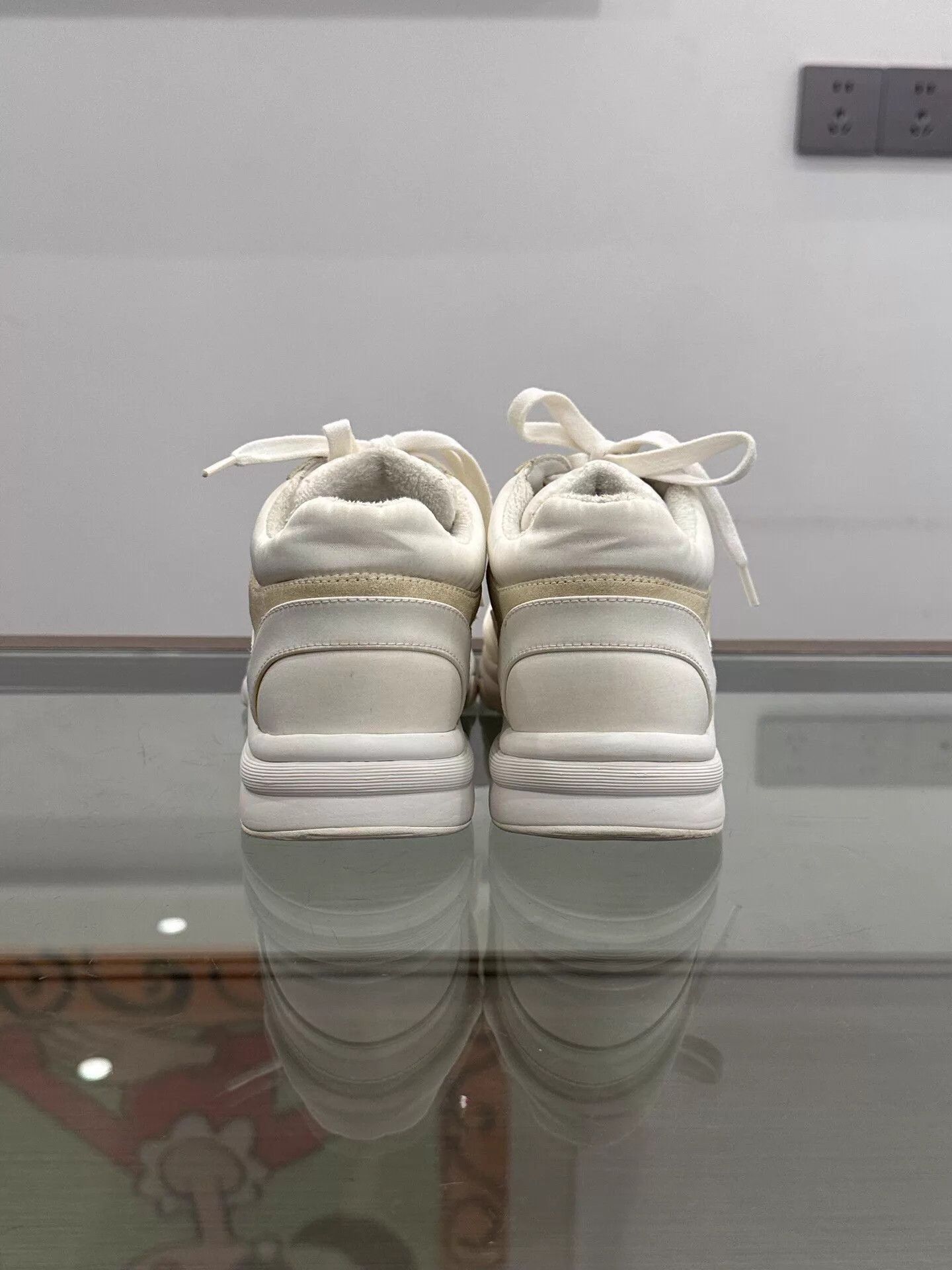 Chanel Chanel Women's White Side Embossed CC Sneaker 37.5 Size US 7 / IT 37 - 5 Thumbnail